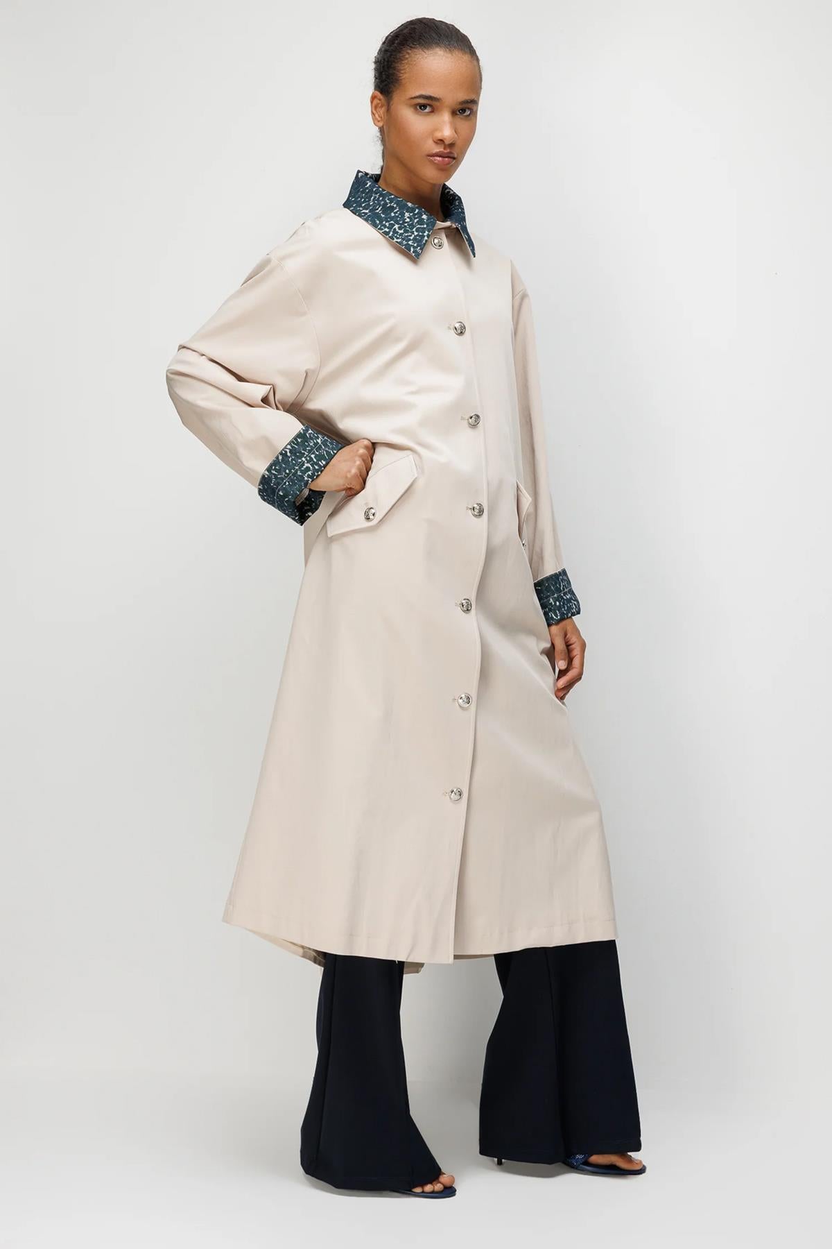 Leopar Desen Yaka Ve Kol Önden Düğmeli Kap