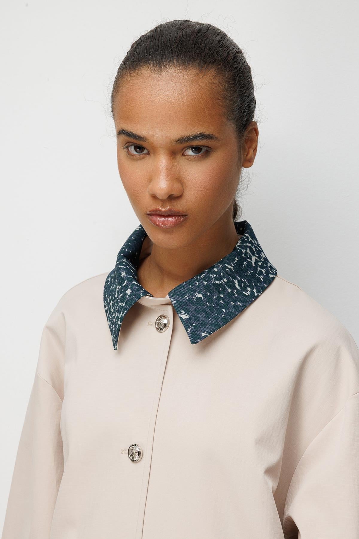 Leopar Desen Yaka Ve Kol Önden Düğmeli Kap