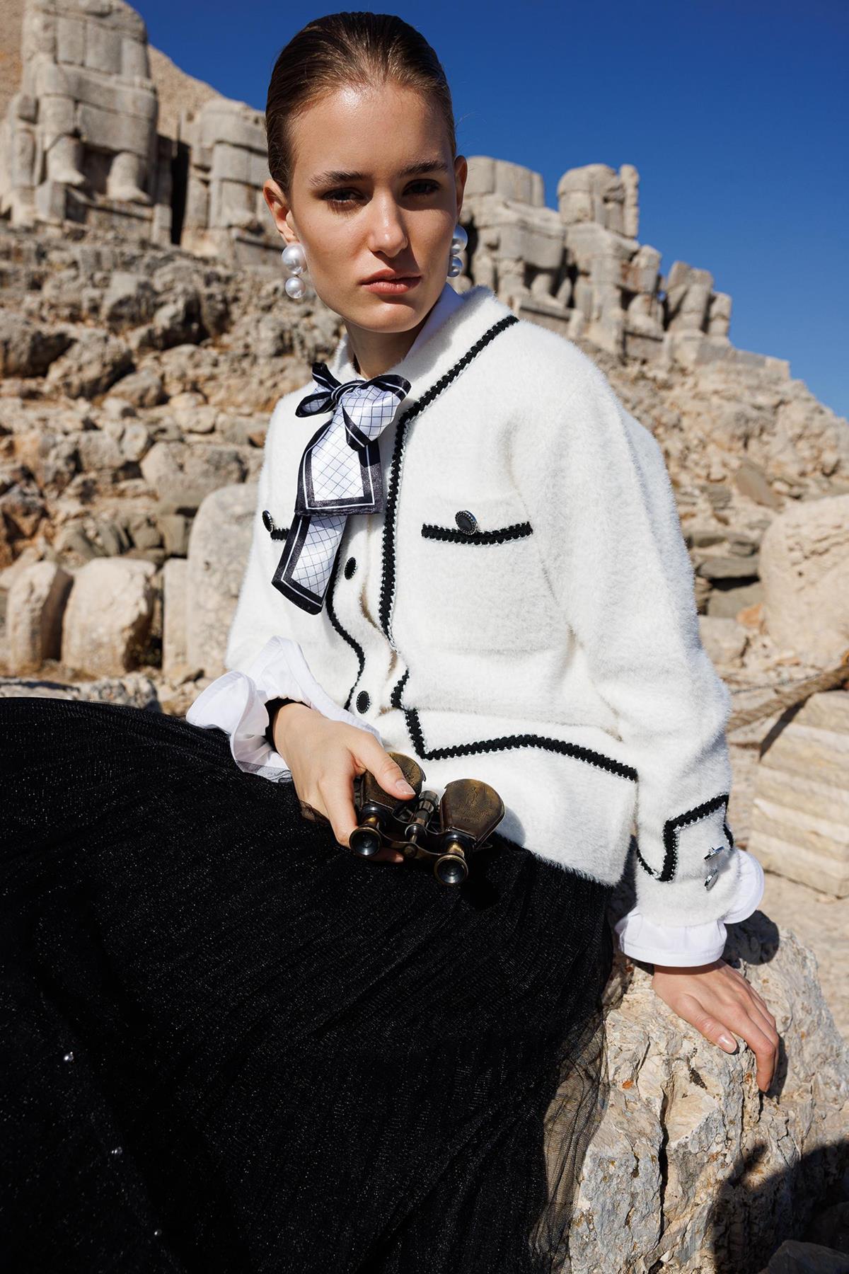 Kurdele Detaylı Hırka