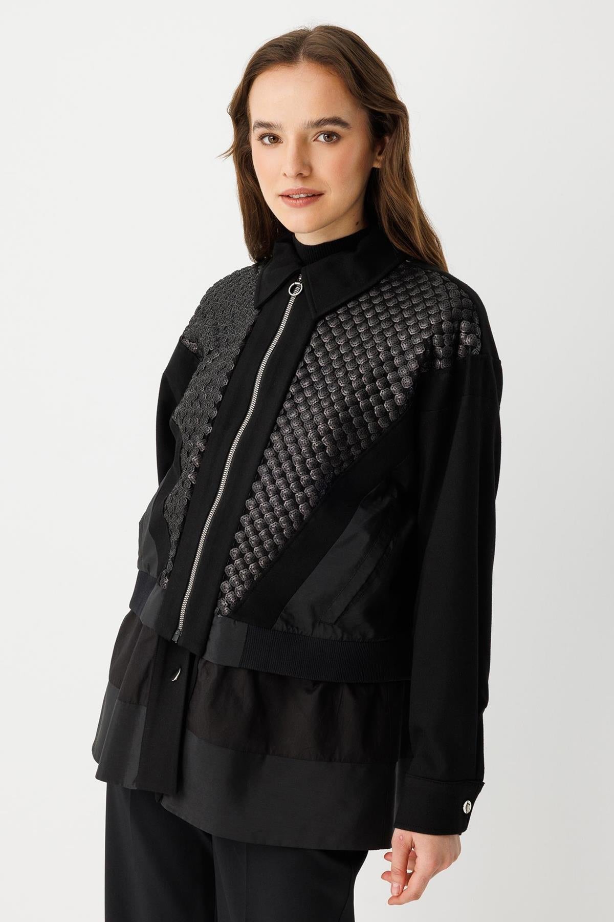 Önden Fermuarlı Dokulu Garnili Paraşüt Kumaş Ceket