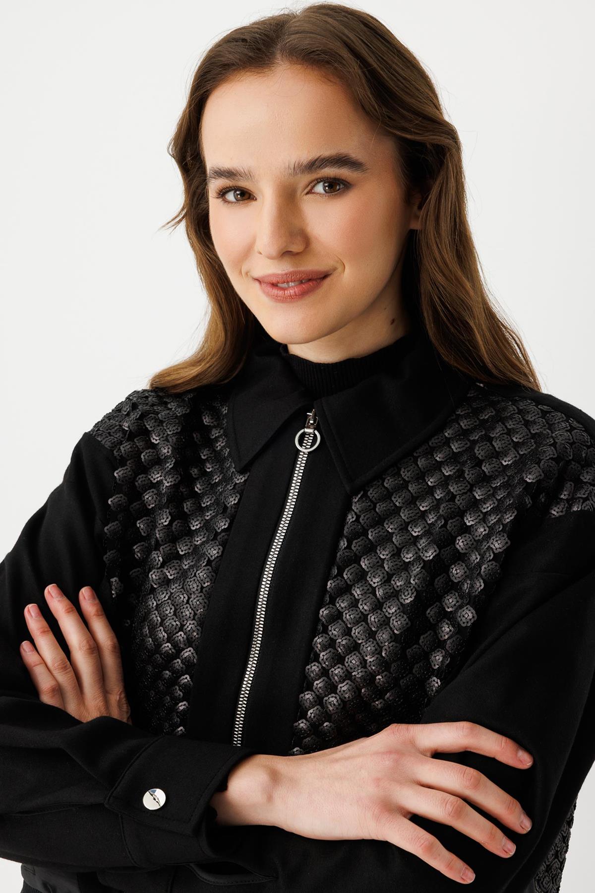 Önden Fermuarlı Dokulu Garnili Paraşüt Kumaş Ceket