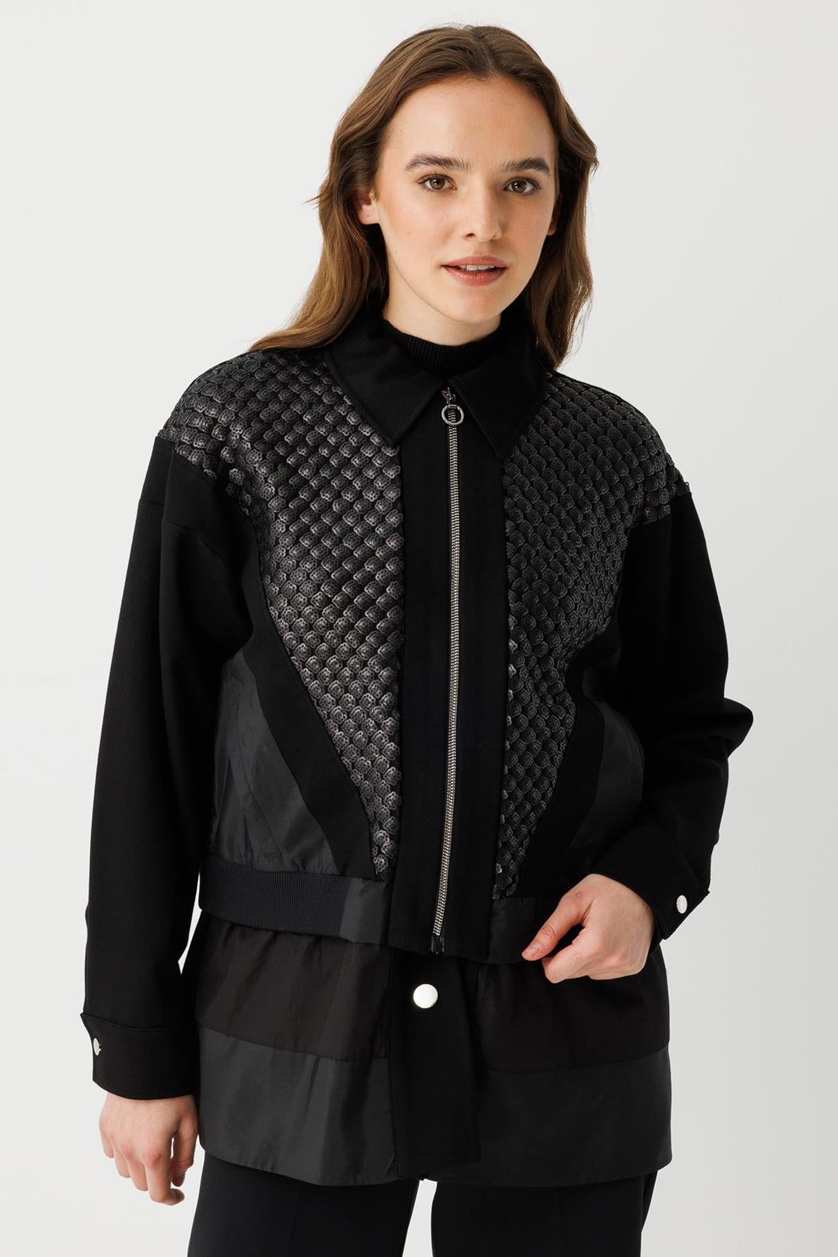 Önden Fermuarlı Dokulu Garnili Paraşüt Kumaş Ceket