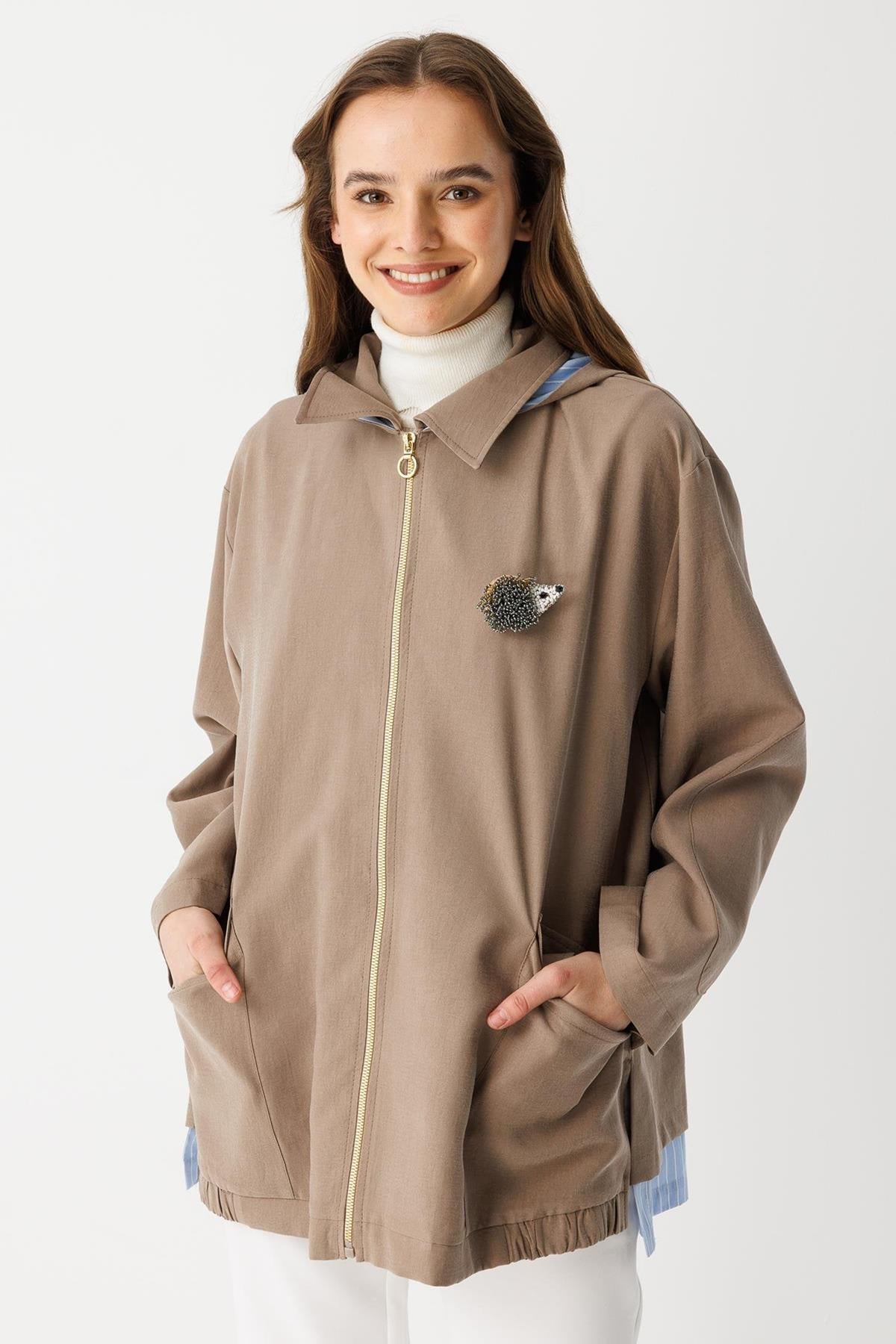 Kirpi Aksesuar Detaylı Ceket