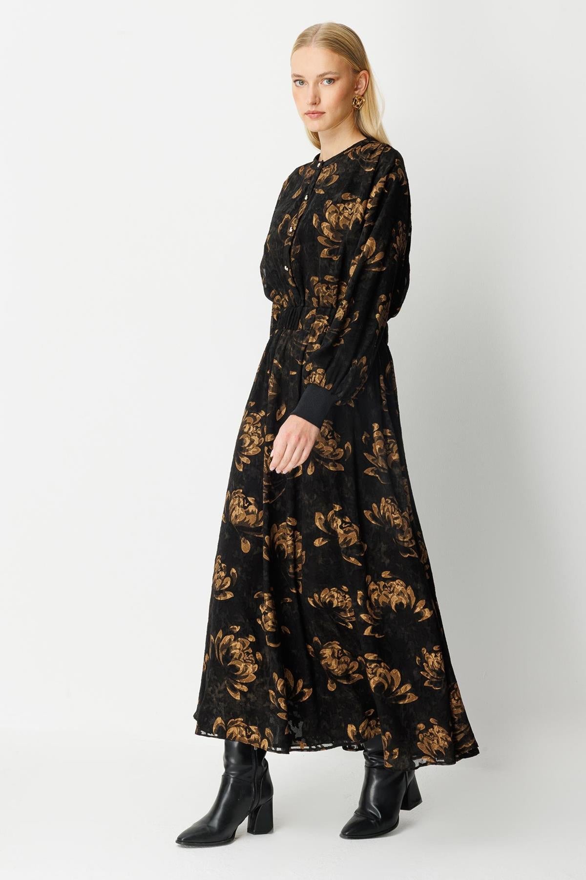 Astarlı Desenli Şifon Elbise