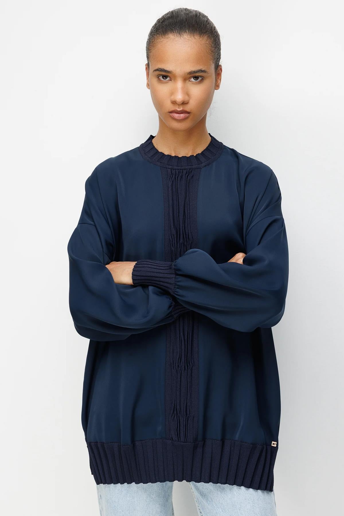 Knitted Fabric Detail Long-Sleeved Tunic