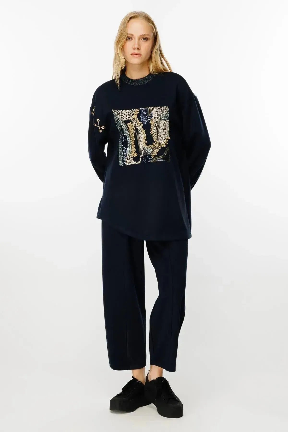 Embroidered Detailed Suit