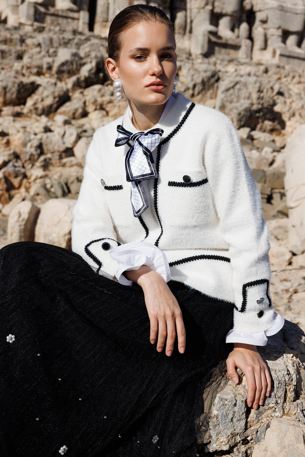 Boncuk İşlemeli Tül Etek