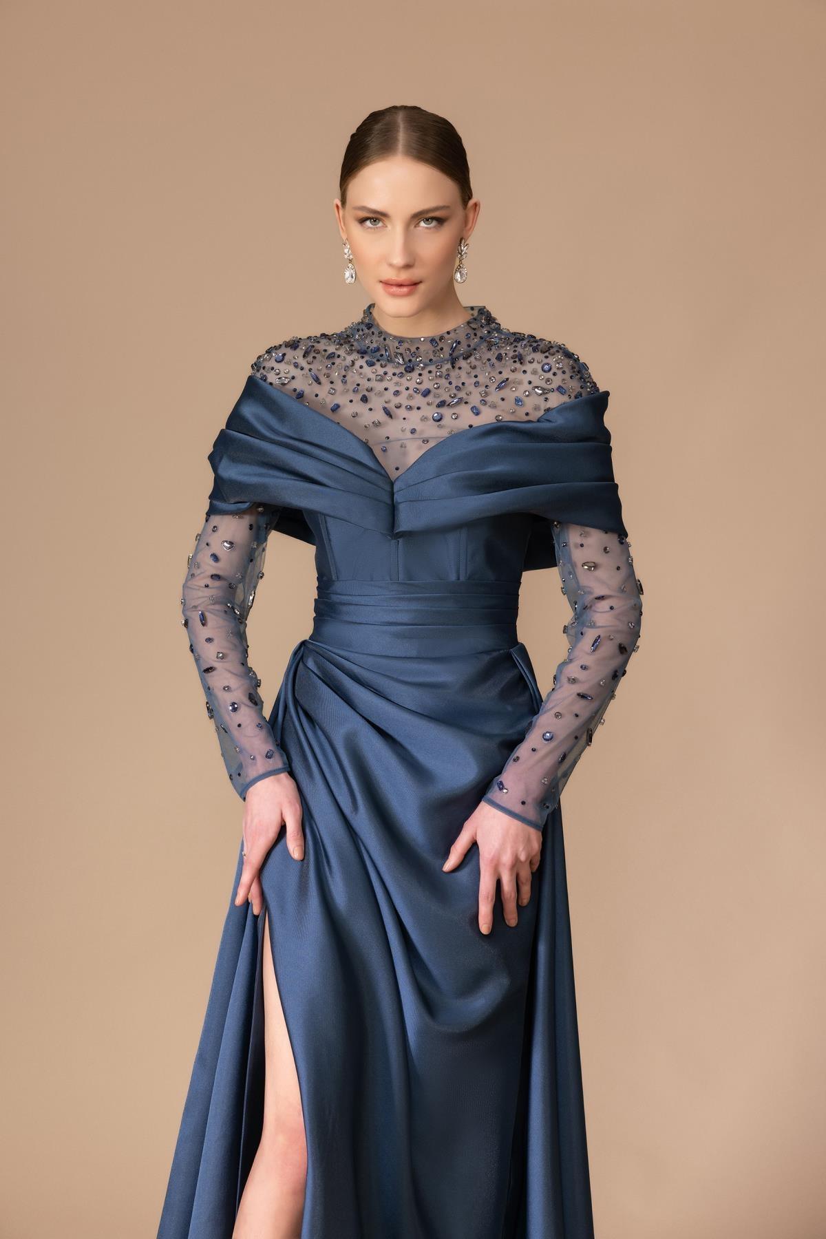 Göğsü Taş İşlemeli Yırtmaçlı Tül Elbise - Eser Giyim