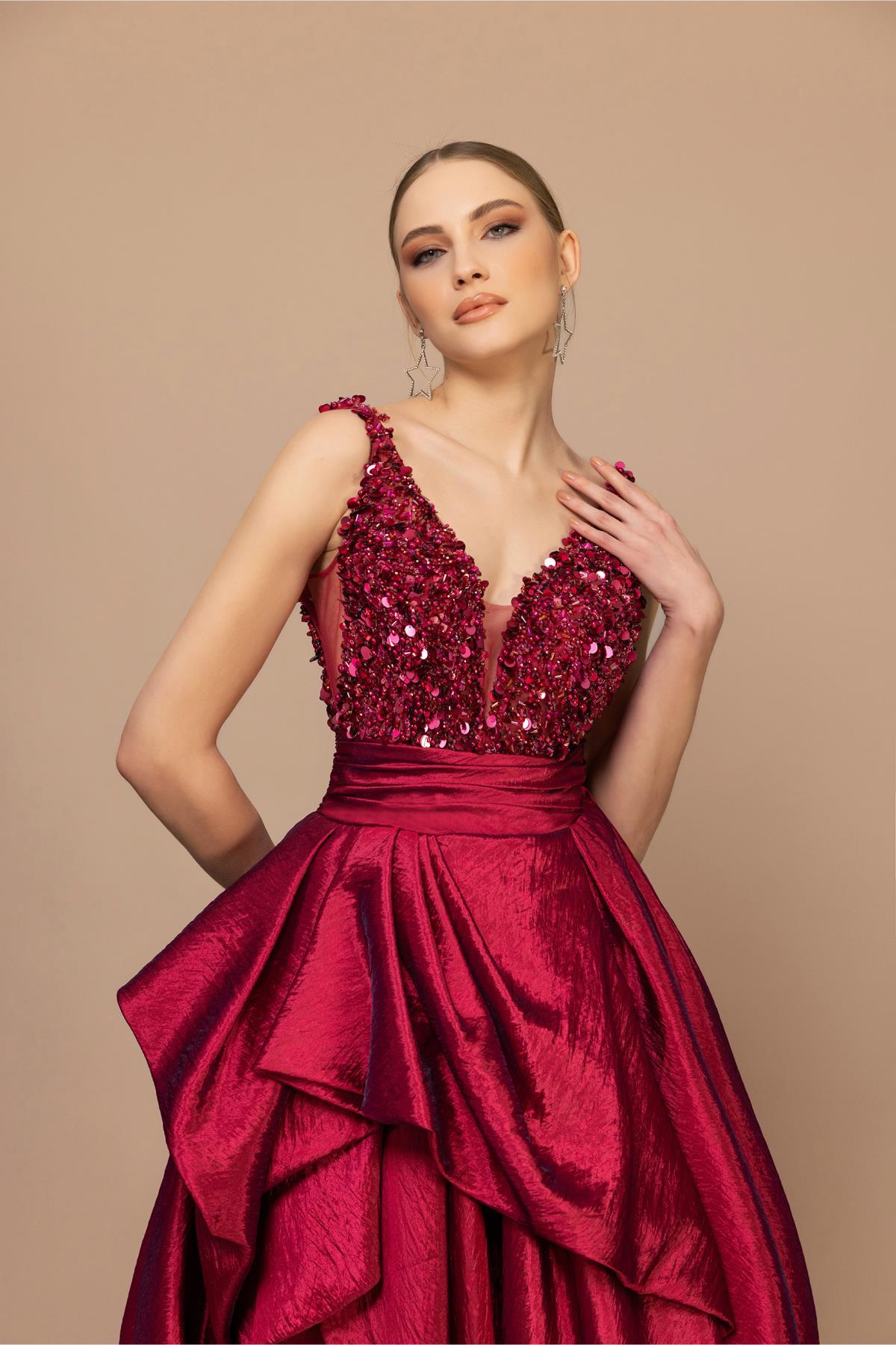 Göğüs Detaylı Önü Payetli Elbise - Eser Giyim