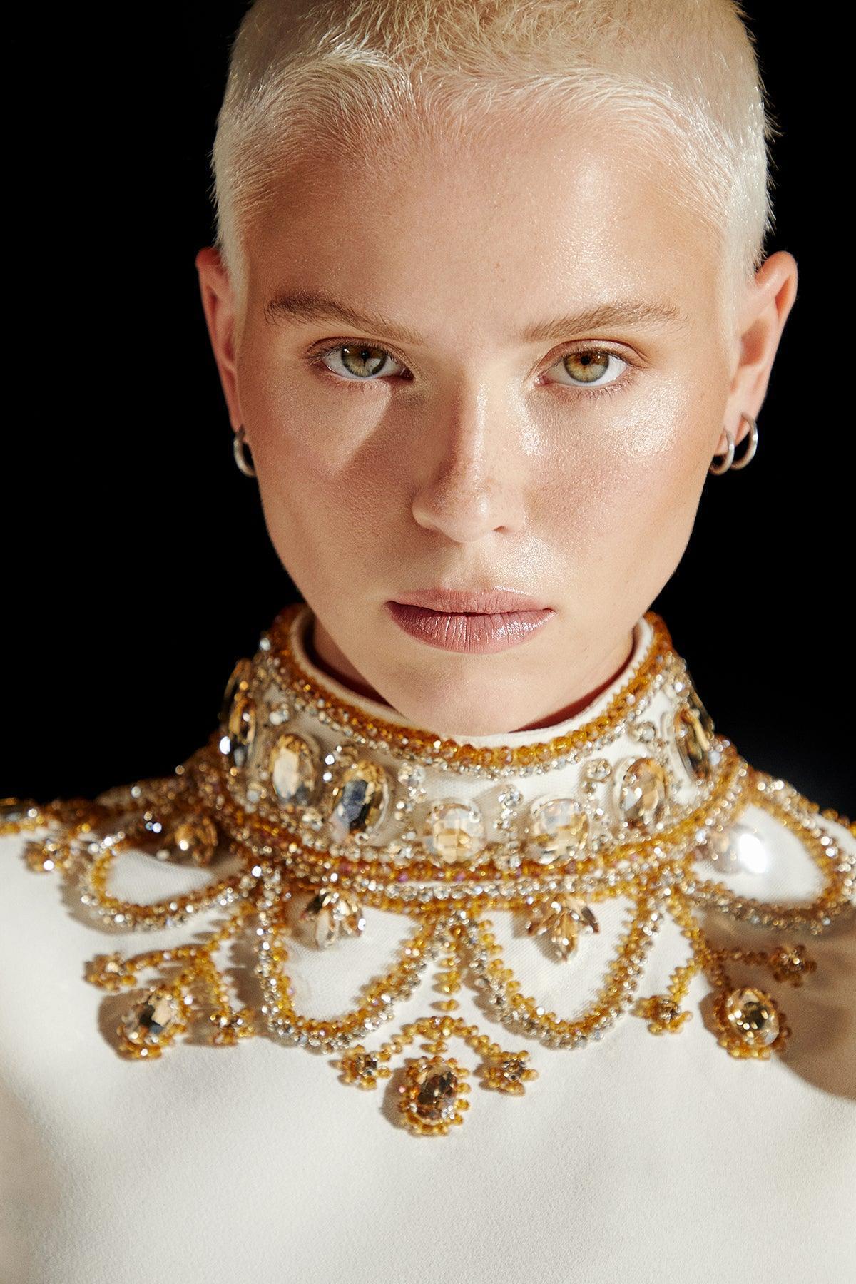 Kasnak İşleme Manşetli Uzun Elbise - Eser Giyim