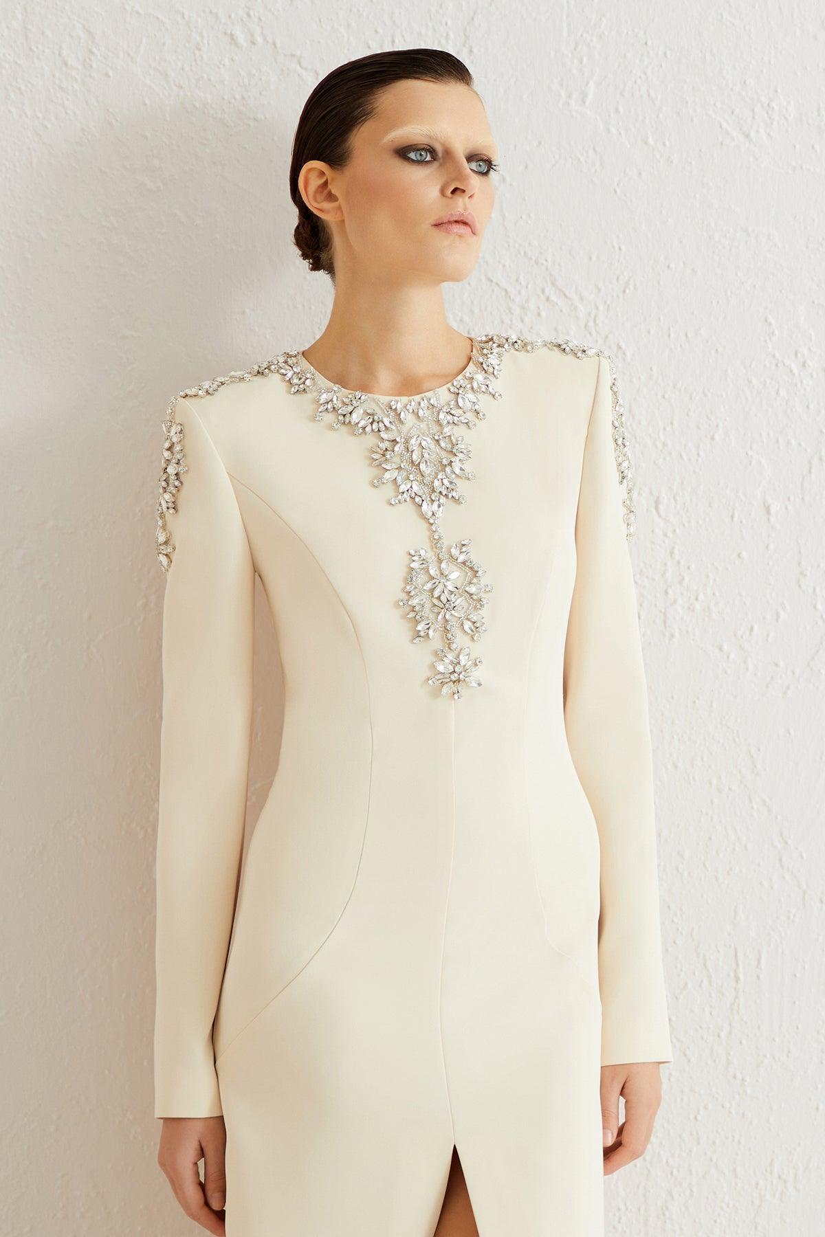 Kasnak İşleme Uzun Yırtmaçlı Elbise - Eser Giyim