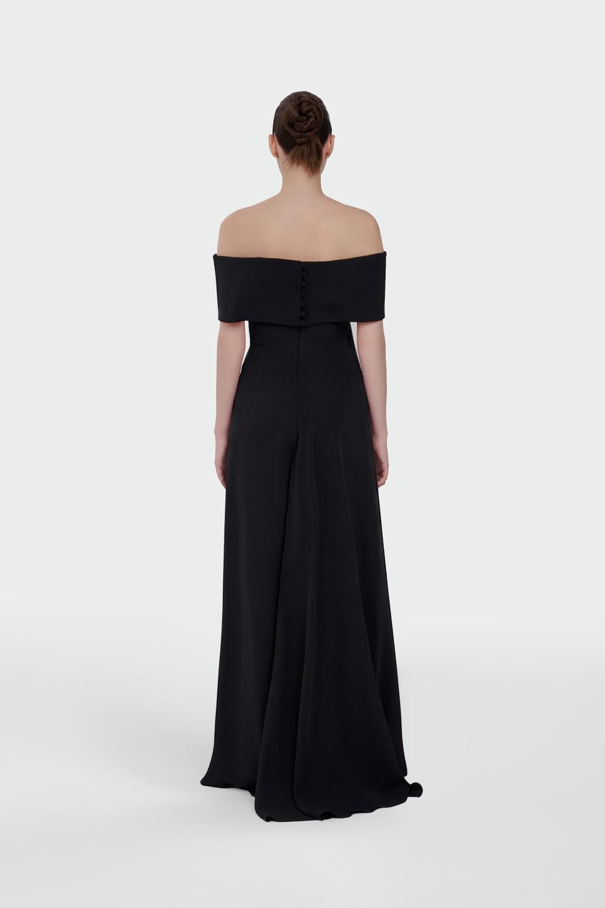 Kayık Yaka Çiçek Aplikeli Tulum