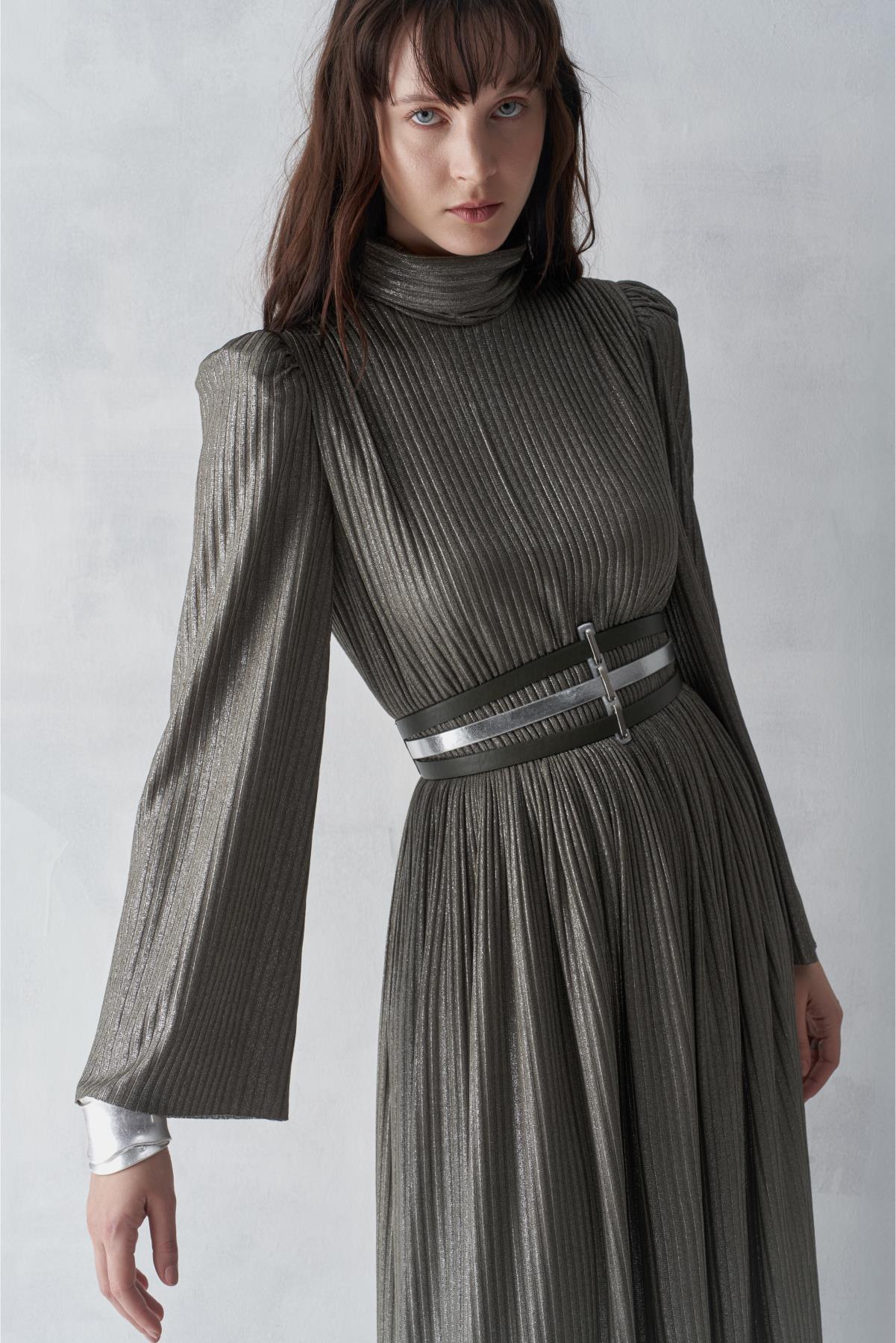 Kendinden Desenli Simli Bel Büzgü Kemerli Elbise - Eser Giyim