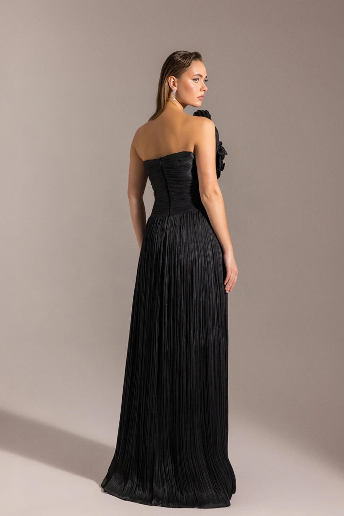 Tek Omuzu Çiçek Detaylı Straplez Bürümcük Kloş Abiye Elbise