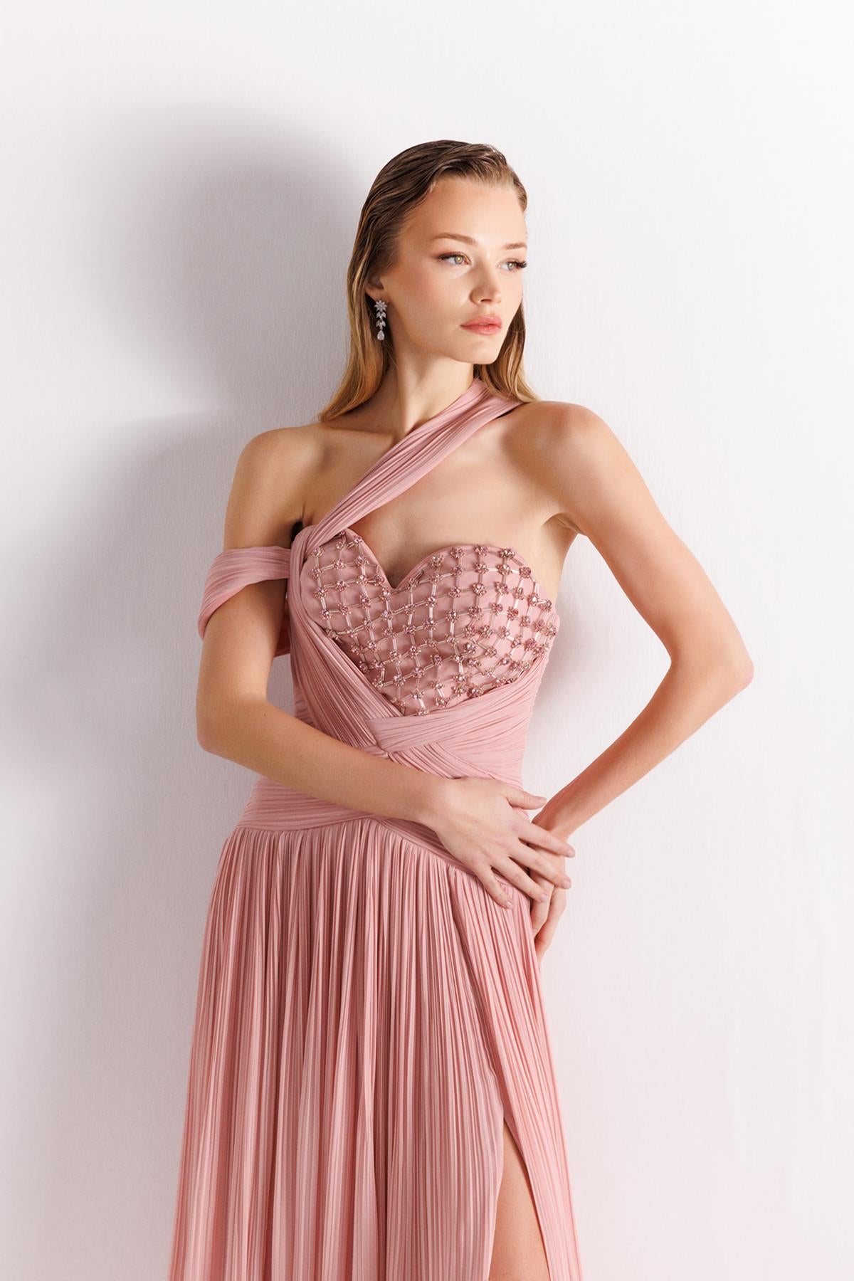 Chest Diamond Patterned Stone Embroidered Evening Dress