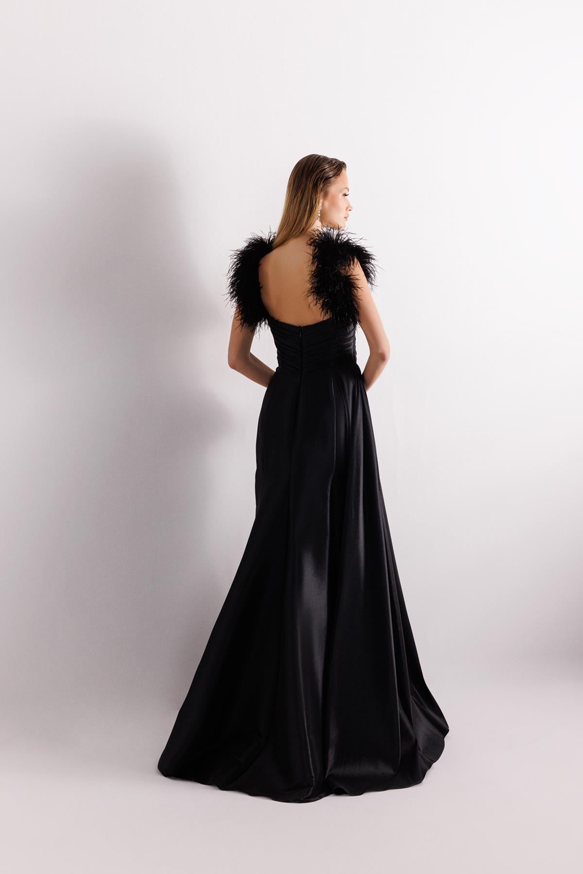 Omuz Otriş Önden Yırtmaç Detaylı Saten Abiye Elbise