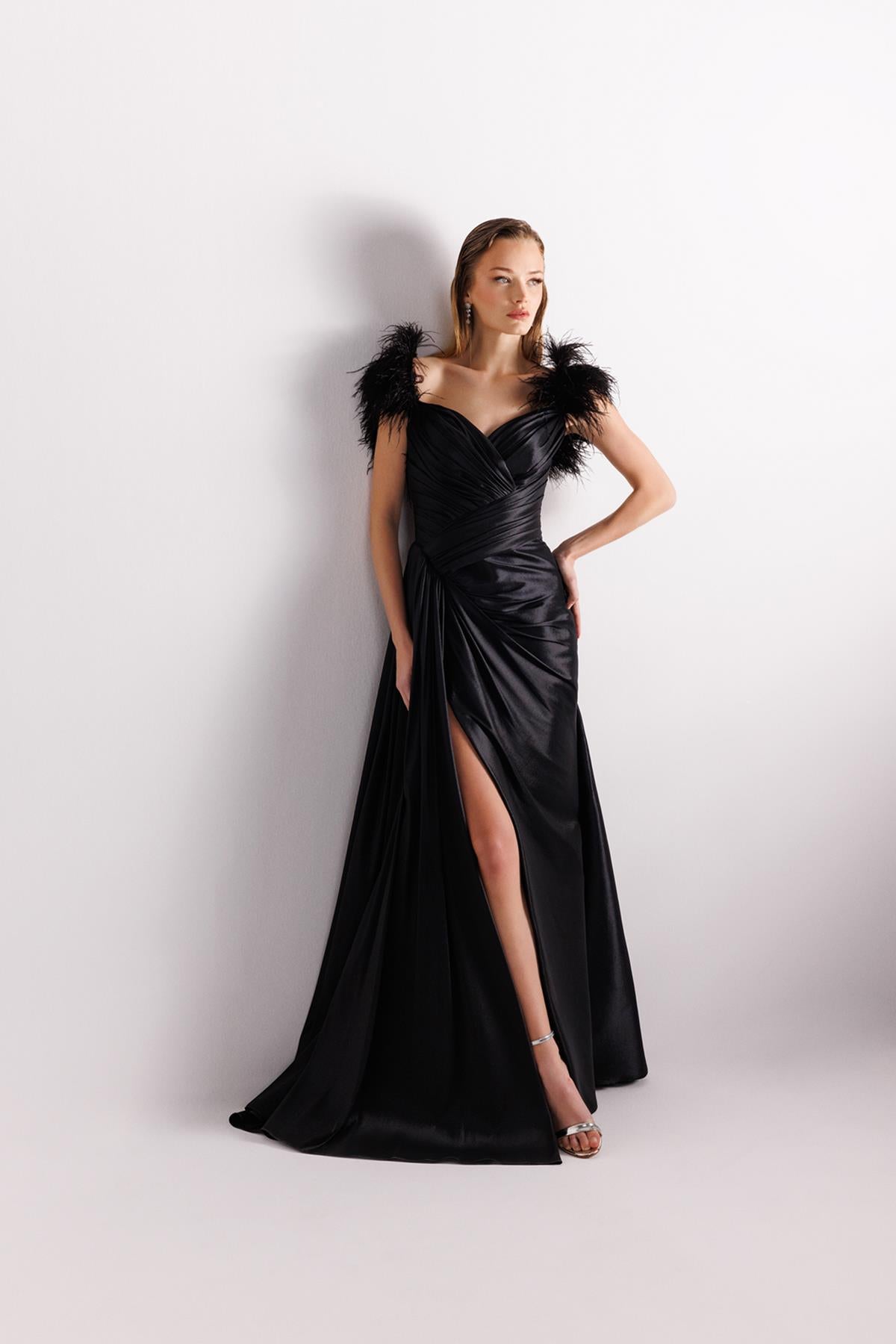 Omuz Otriş Önden Yırtmaç Detaylı Saten Abiye Elbise