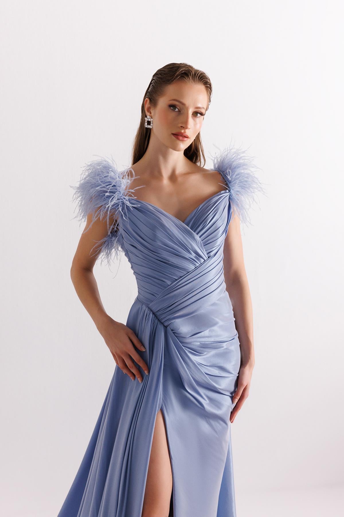 Omuz Otriş Önden Yırtmaç Detaylı Saten Abiye Elbise