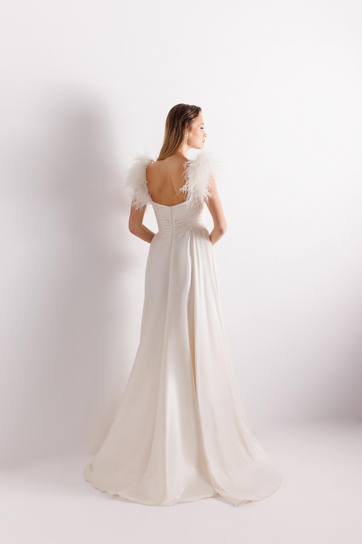 Omuz Otriş Önden Yırtmaç Detaylı Saten Abiye Elbise