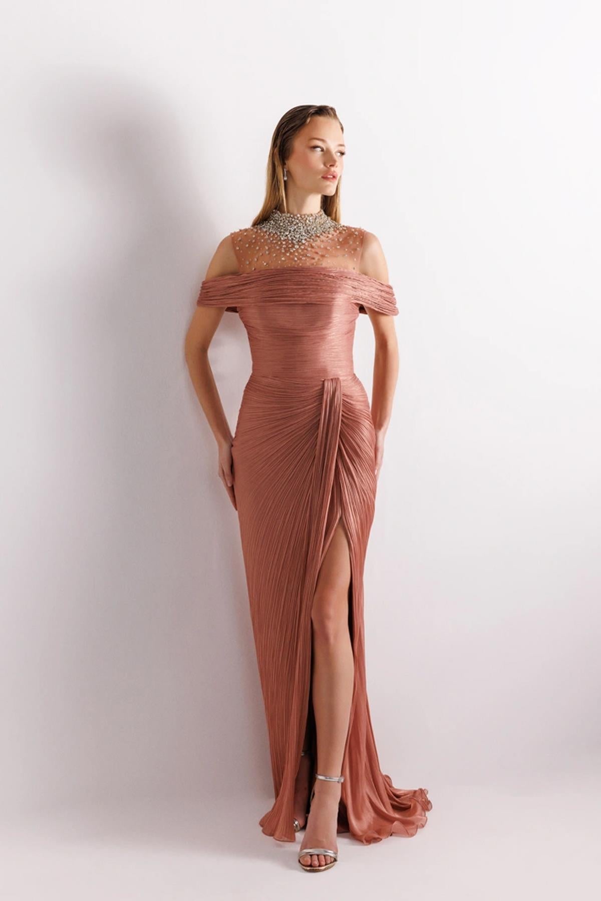 Pleated Tail Evening Dress with Neck Embroidery Detail