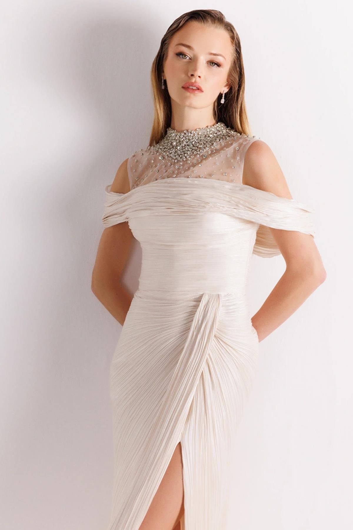 Pleated Tail Evening Dress with Neck Embroidery Detail