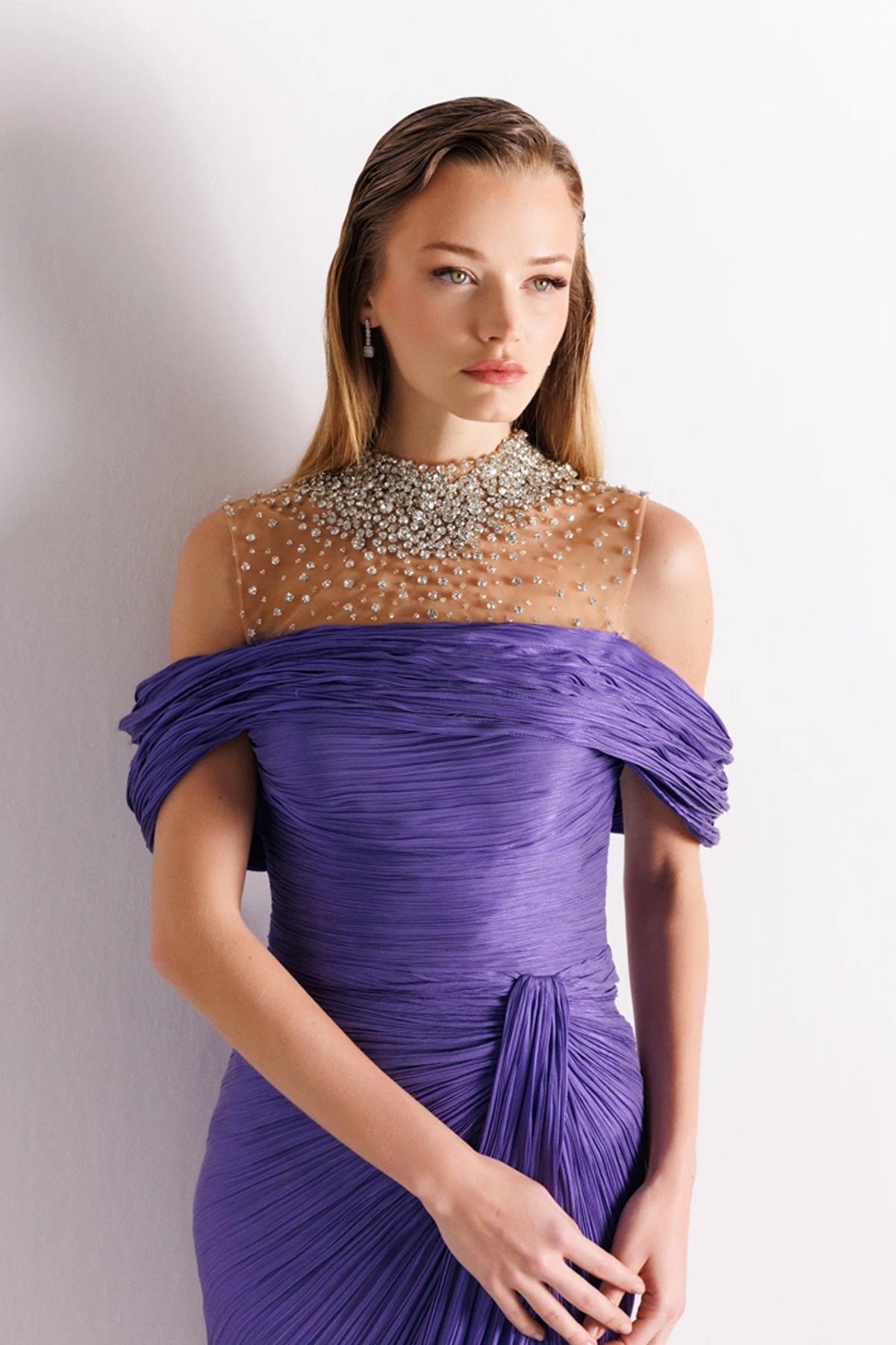 Pleated Tail Evening Dress with Neck Embroidery Detail