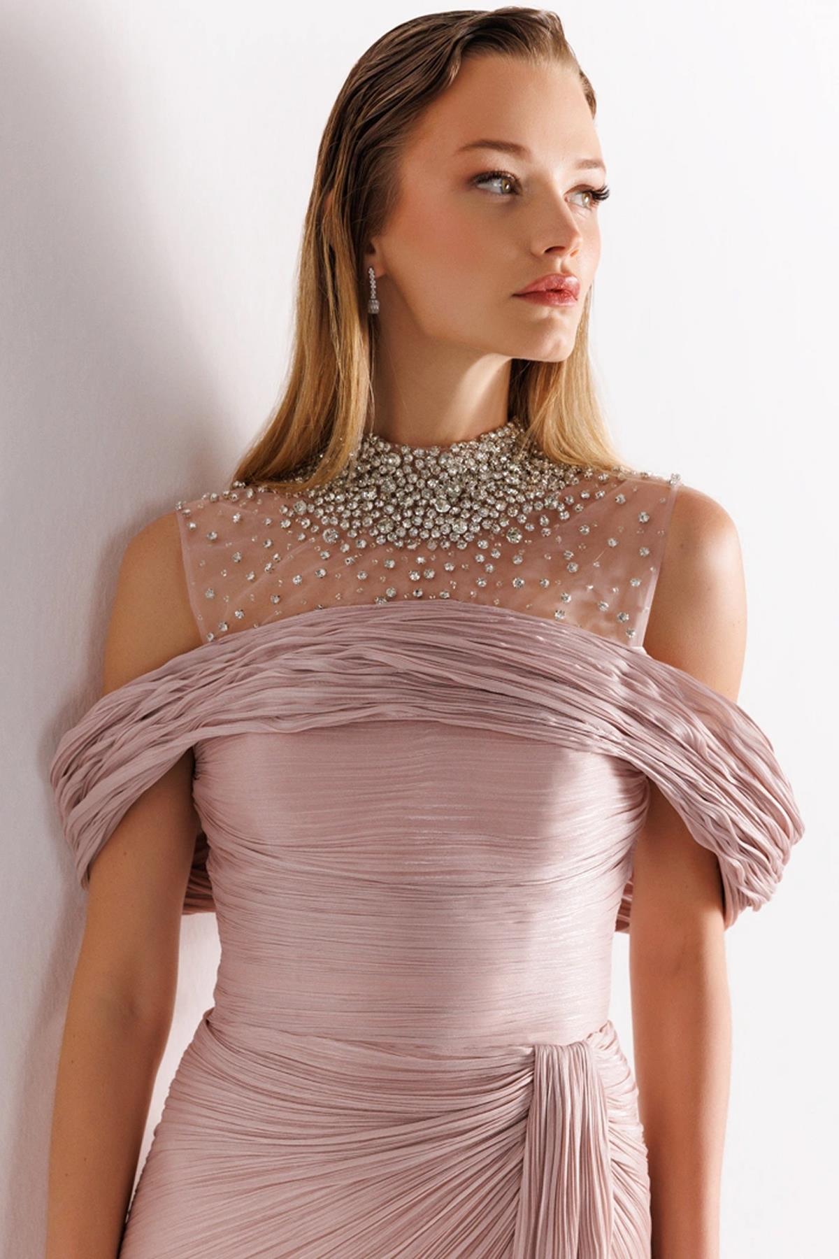 Pleated Tail Evening Dress with Neck Embroidery Detail