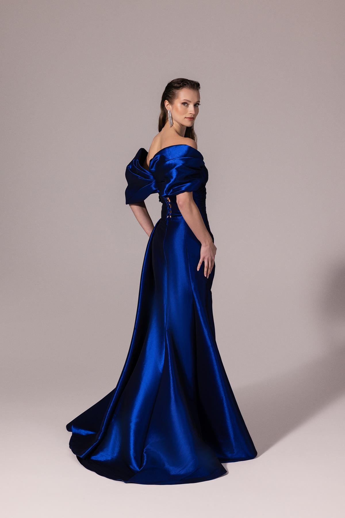 Düşük Kol Çiçek Detaylı Tafta Abiye Elbise