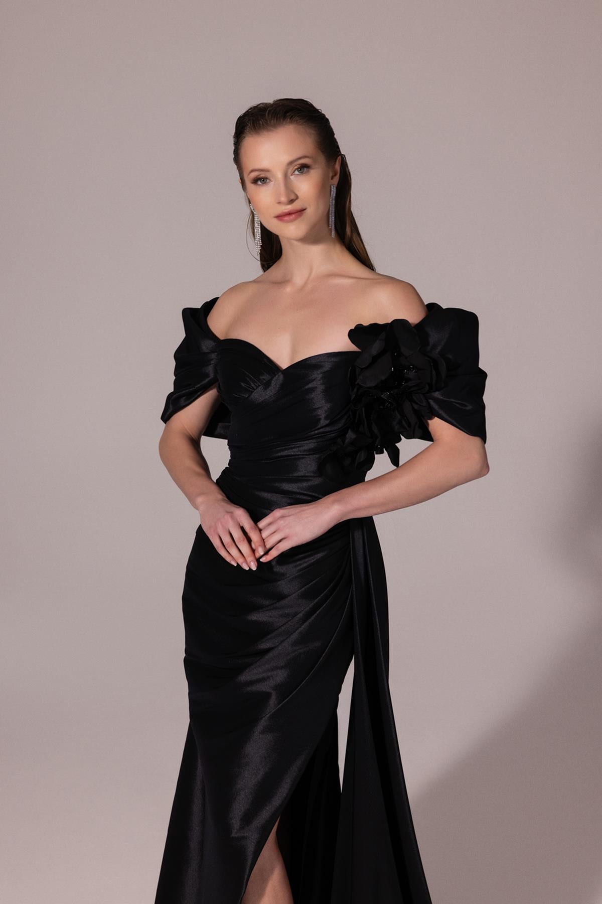 Düşük Kol Çiçek Detaylı Tafta Abiye Elbise