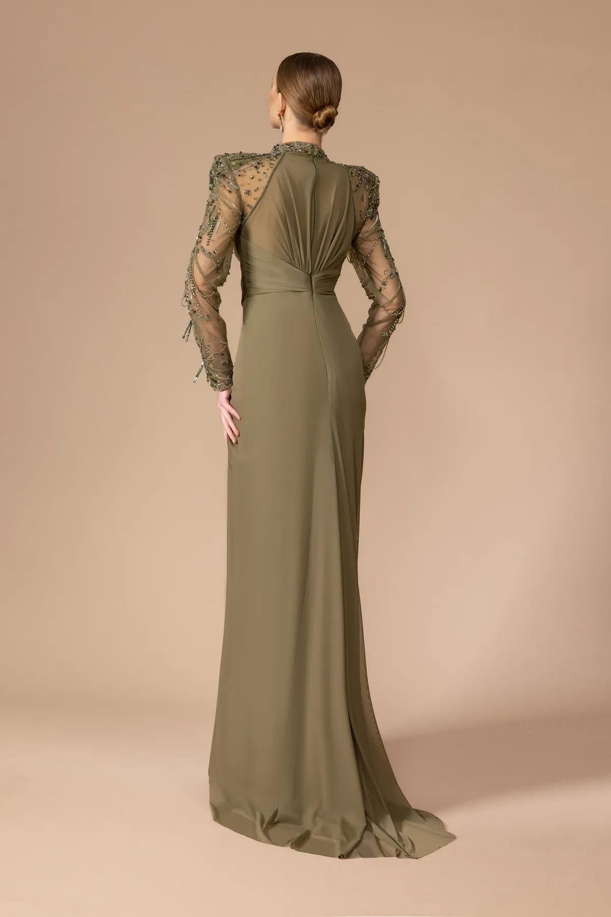 İşlemeli Transparan Uzun Kol Detaylı Yırtmaçlı Uzun Abiye Elbise