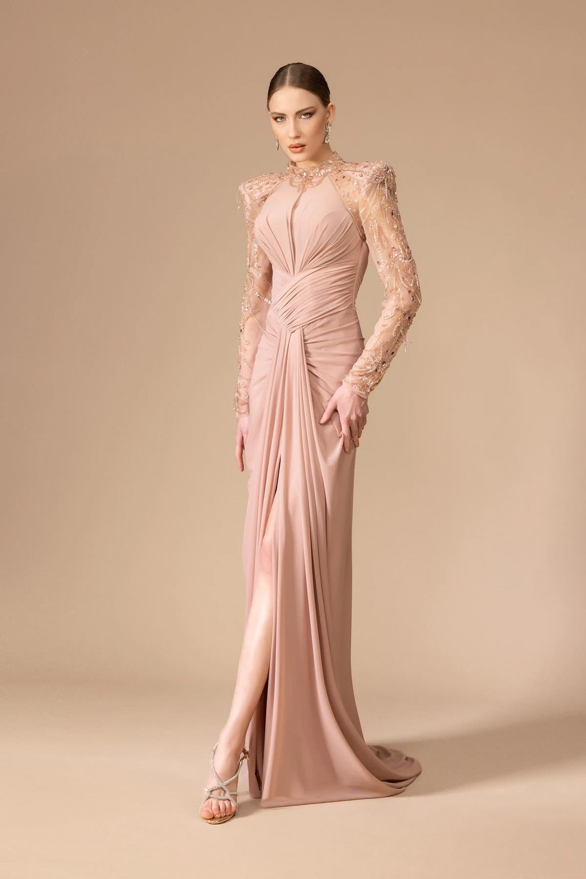 İşlemeli Transparan Uzun Kol Detaylı Yırtmaçlı Uzun Abiye Elbise