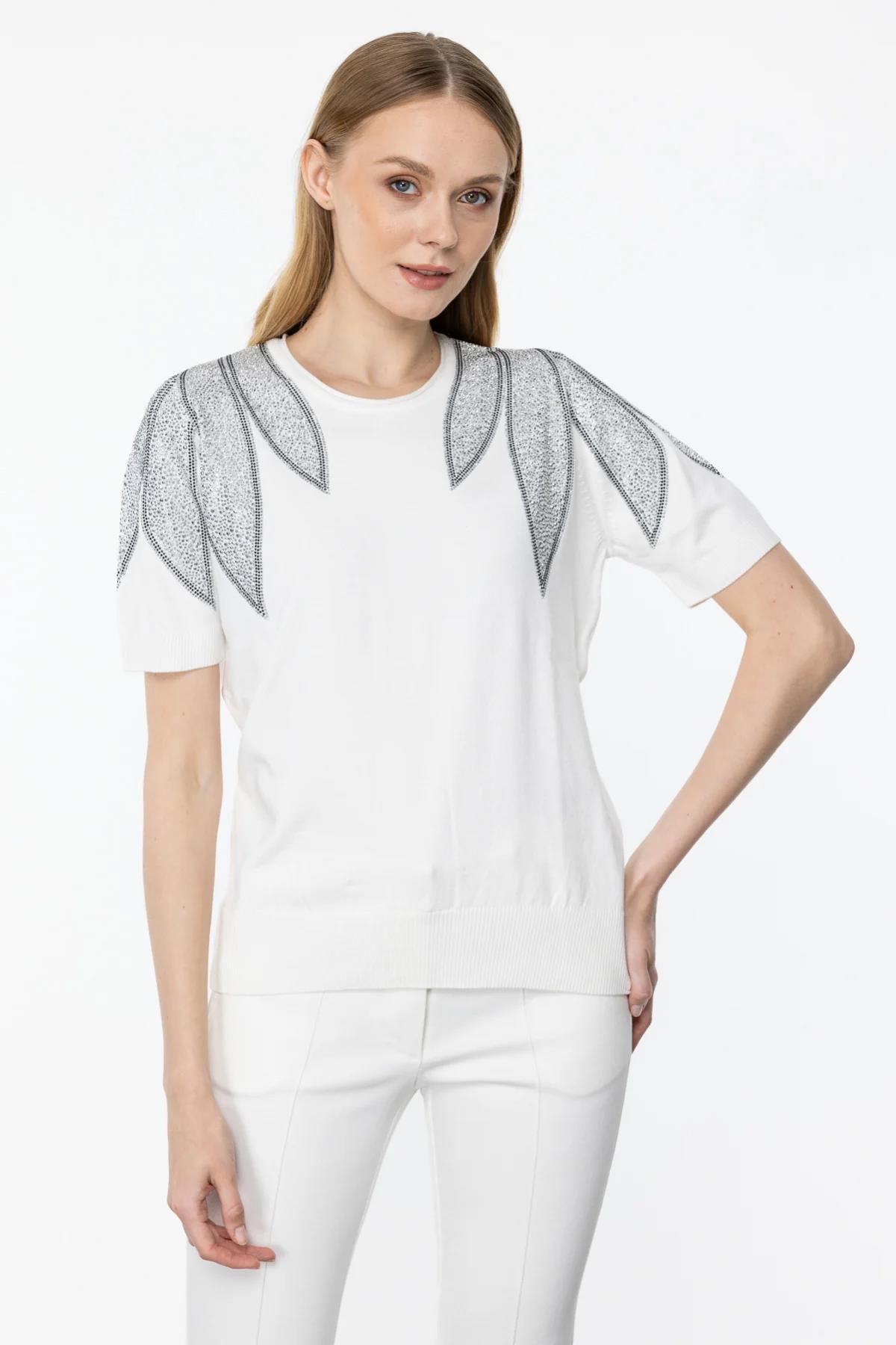 Kısa Kol Omzu Taşlı Bluz - Eser Giyim