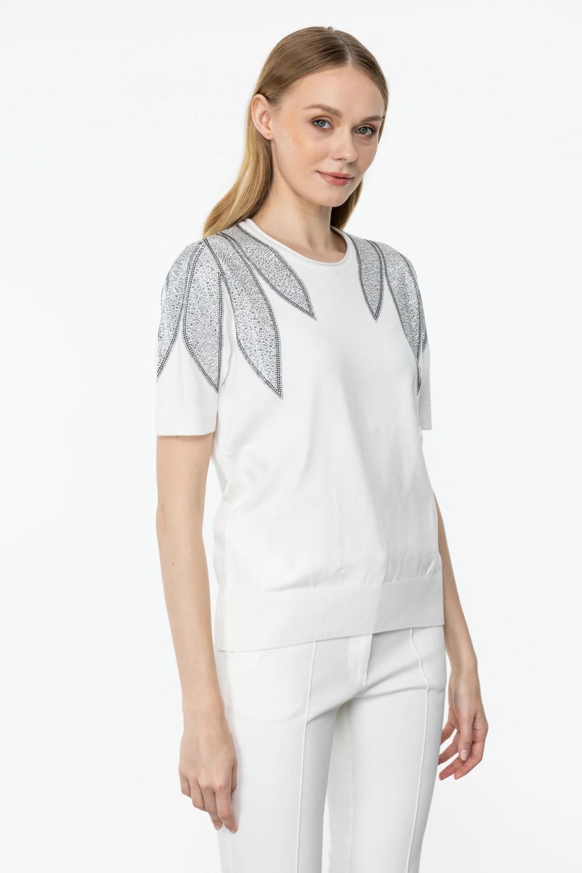 Kısa Kol Omzu Taşlı Bluz - Eser Giyim