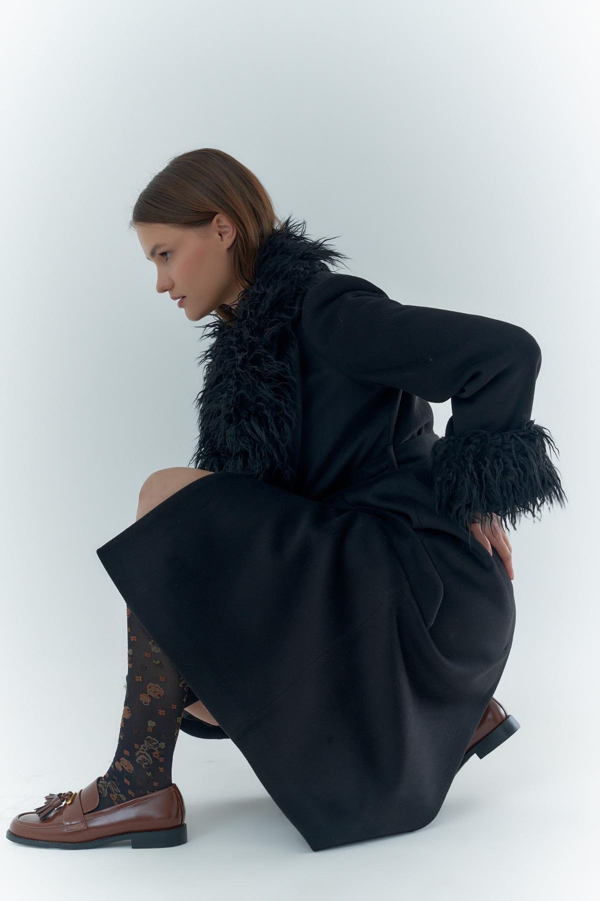 Matex Kol ve Yakası Kürk Detaylı Kaşe Kaban - Eser Giyim