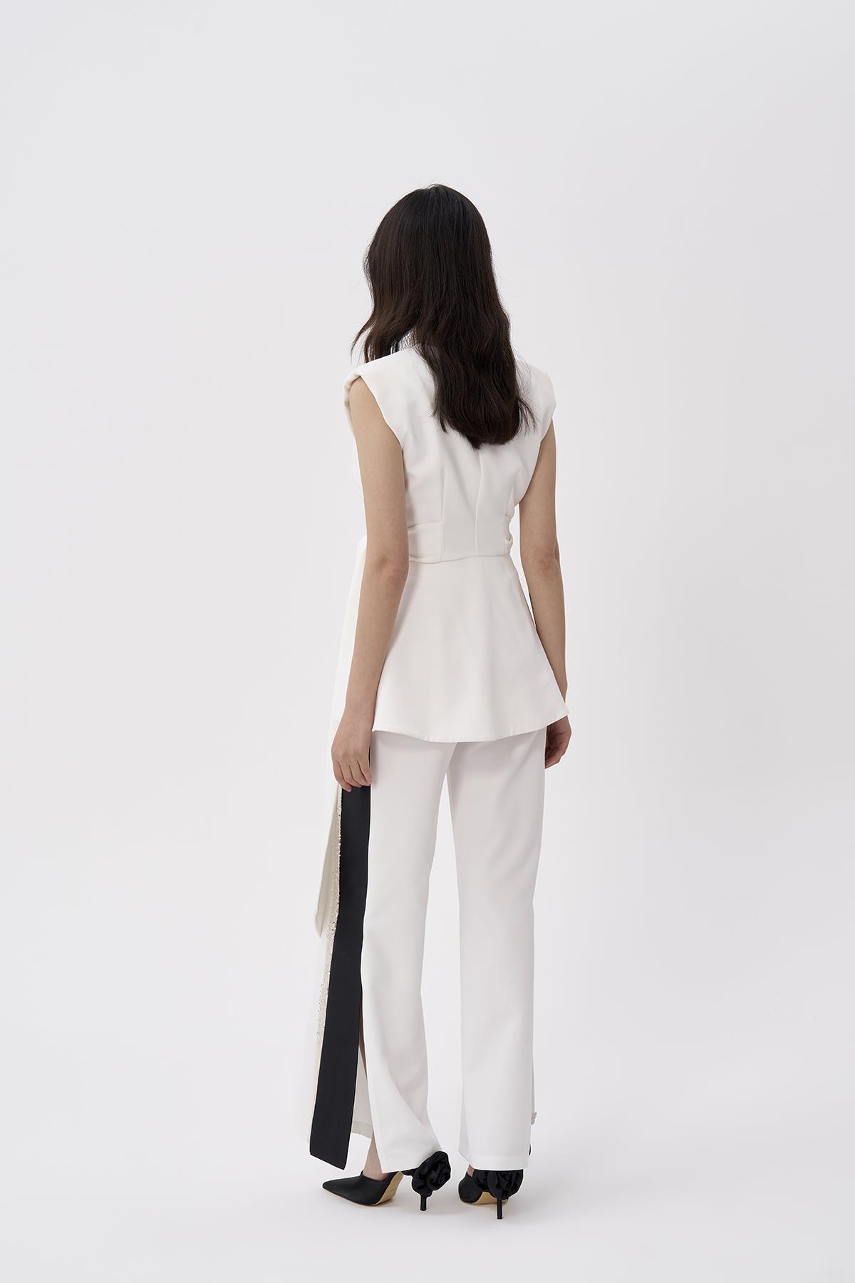 Kolsuz Kemer Ve Payet Detaylı Ceket - Eser Giyim