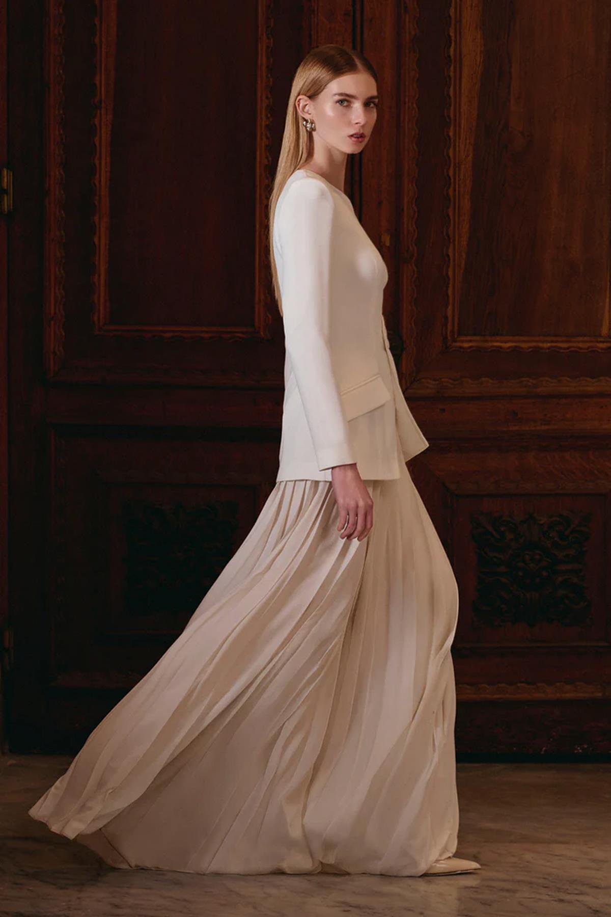 Uzun Kollu Asimetrik Detaylı Pileli Abiye Elbise