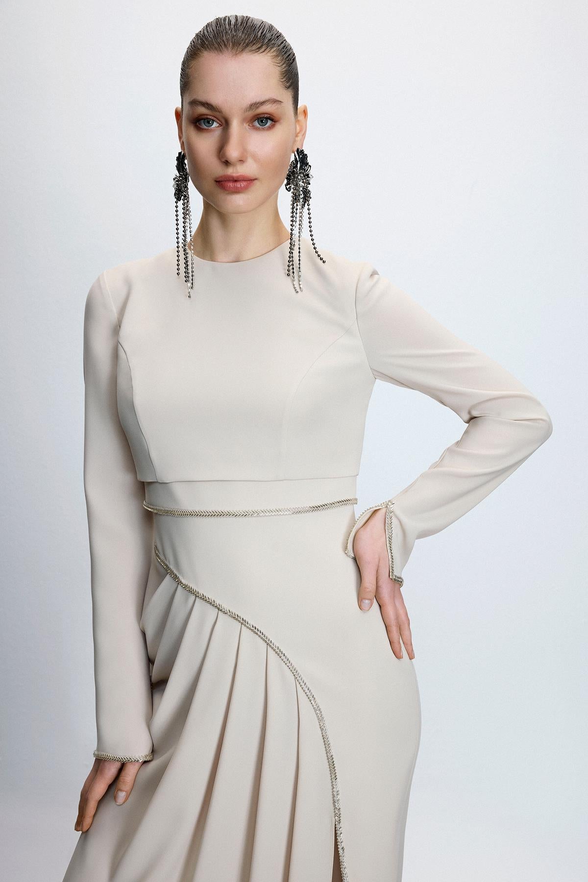 Asimetrik Drapeli Taş İşlemeli Saten Uzun Abiye Elbise