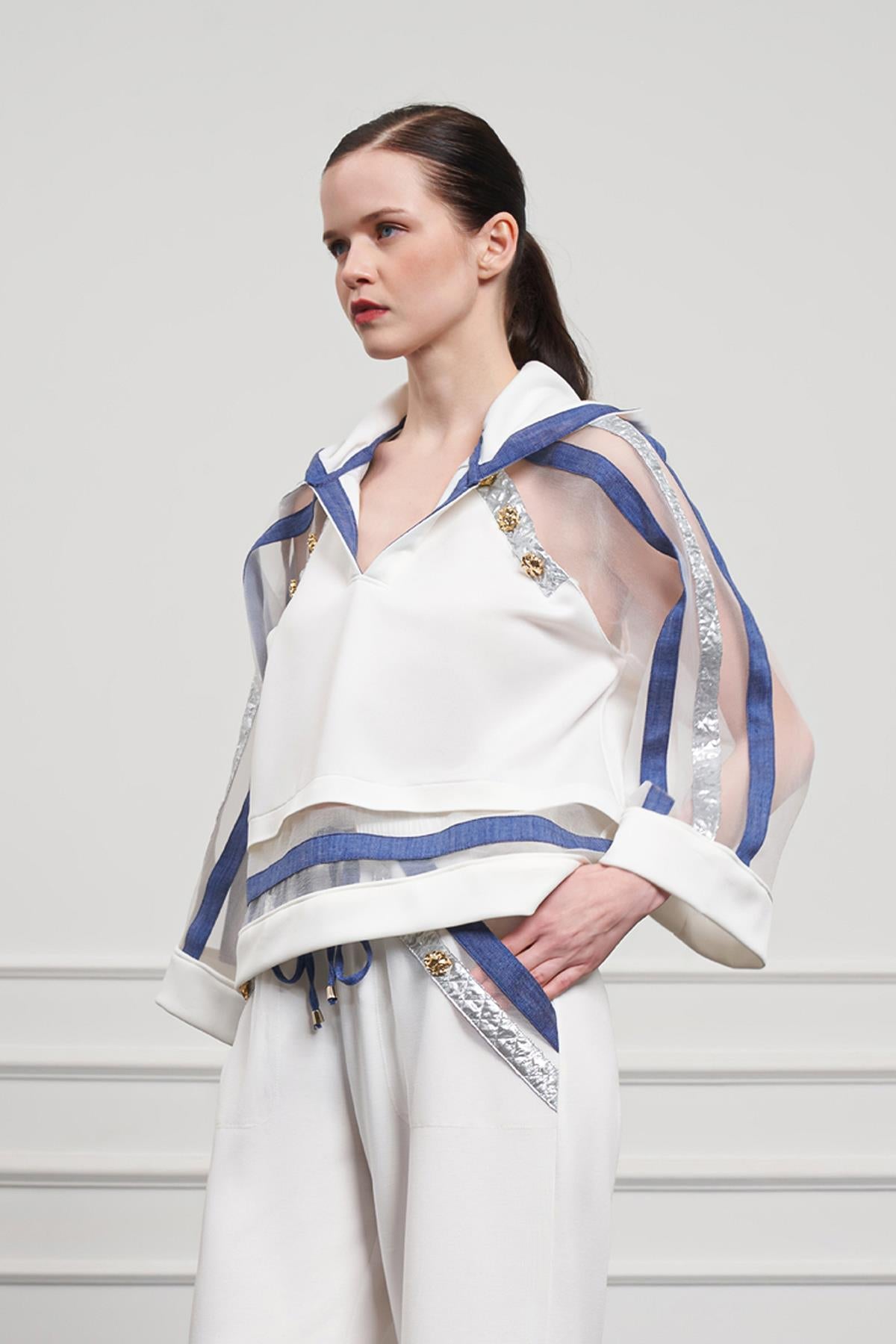 Organza Hooded and Sleeve Detailed Short Blouse