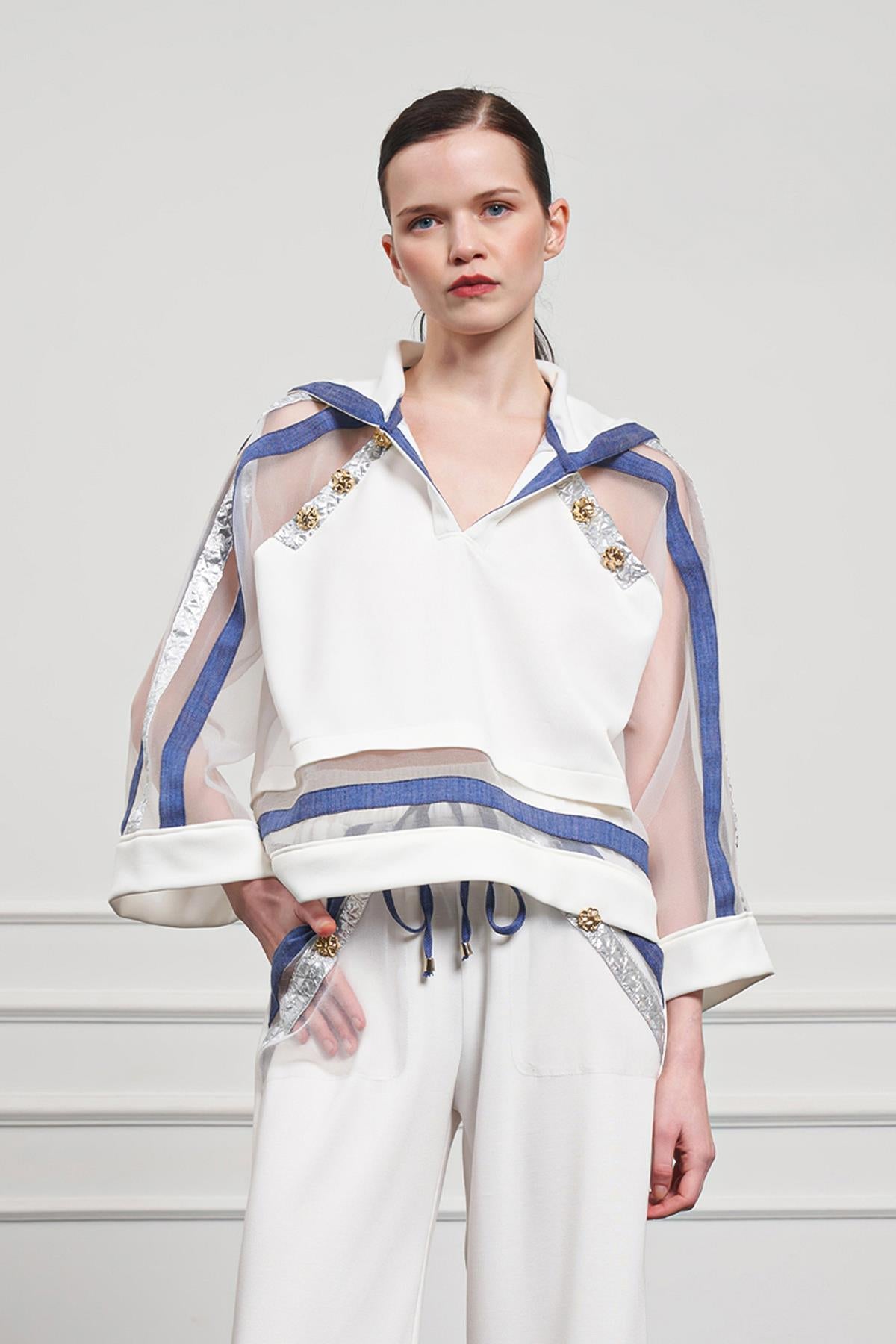 Organza Hooded and Sleeve Detailed Short Blouse