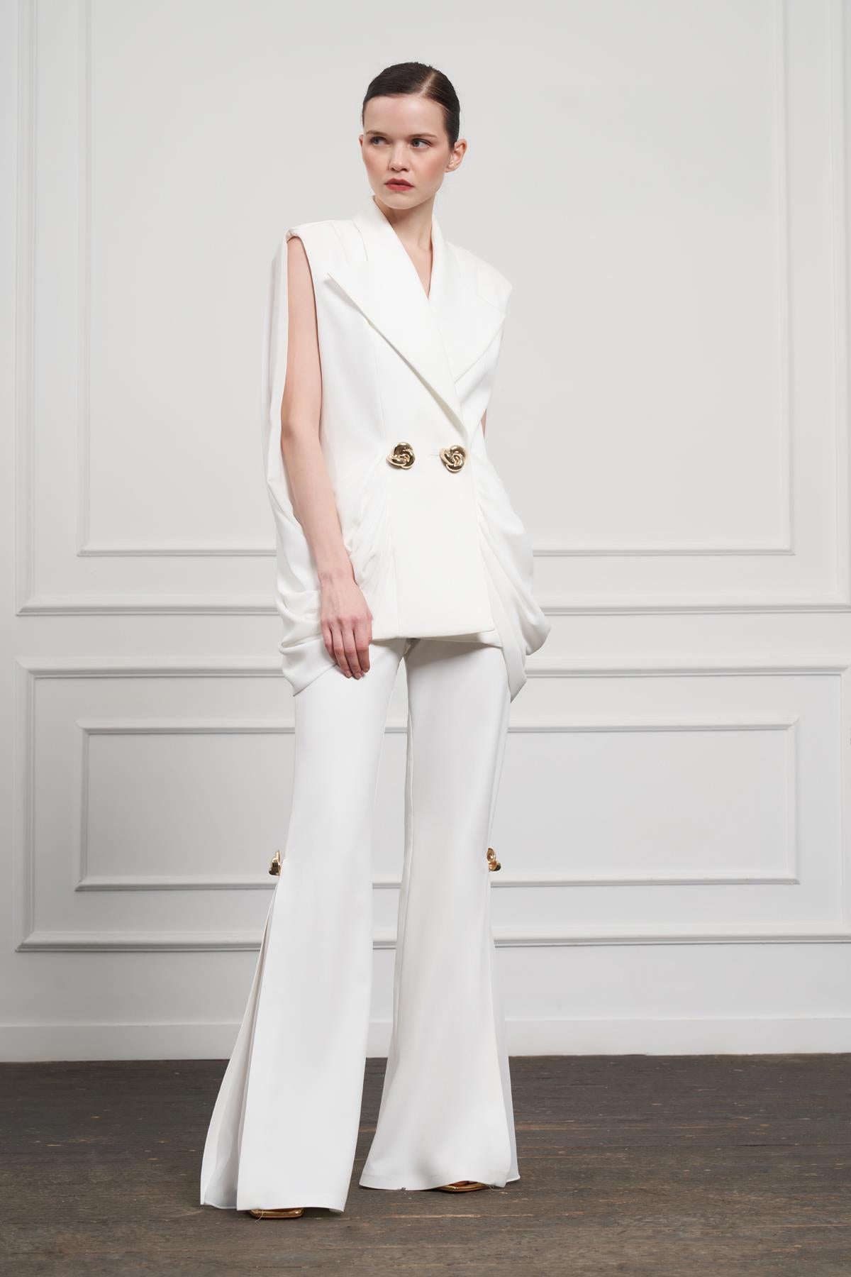 Yan Yırtmaç Detaylı Ve Düğmeli İspanyol Paça Pantolon