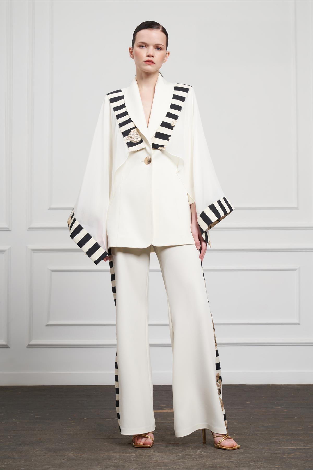 Sleeve and Collar Stripe Detailed Single Button Jacket