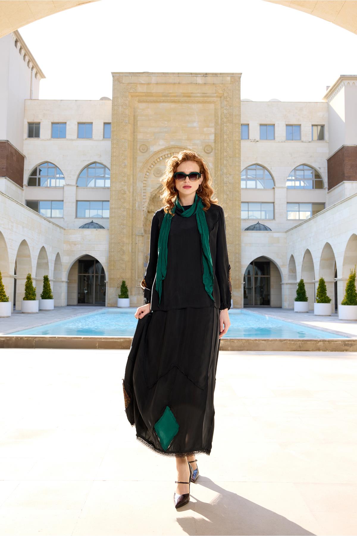 طقم تنورة تونيك بتفاصيل مرقعة