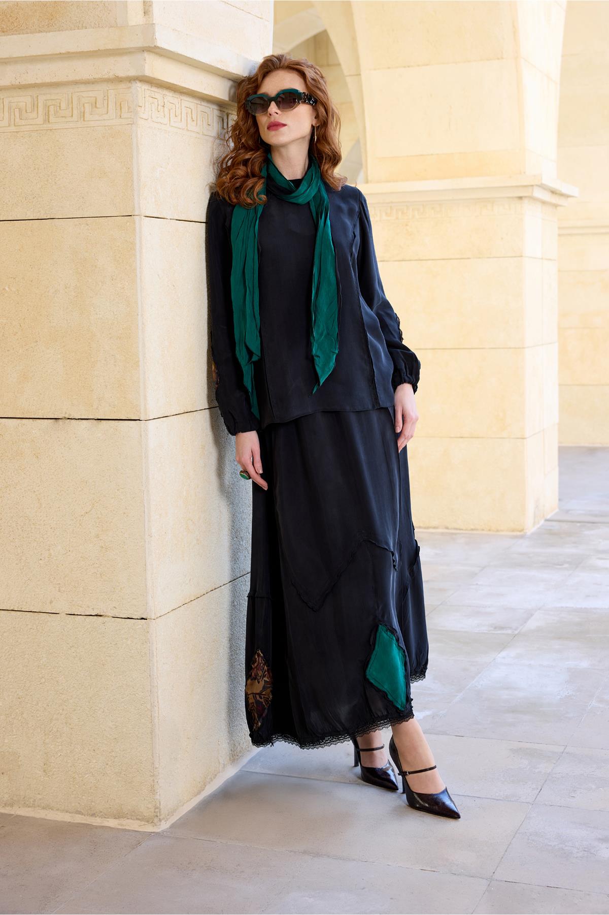 طقم تنورة تونيك بتفاصيل مرقعة