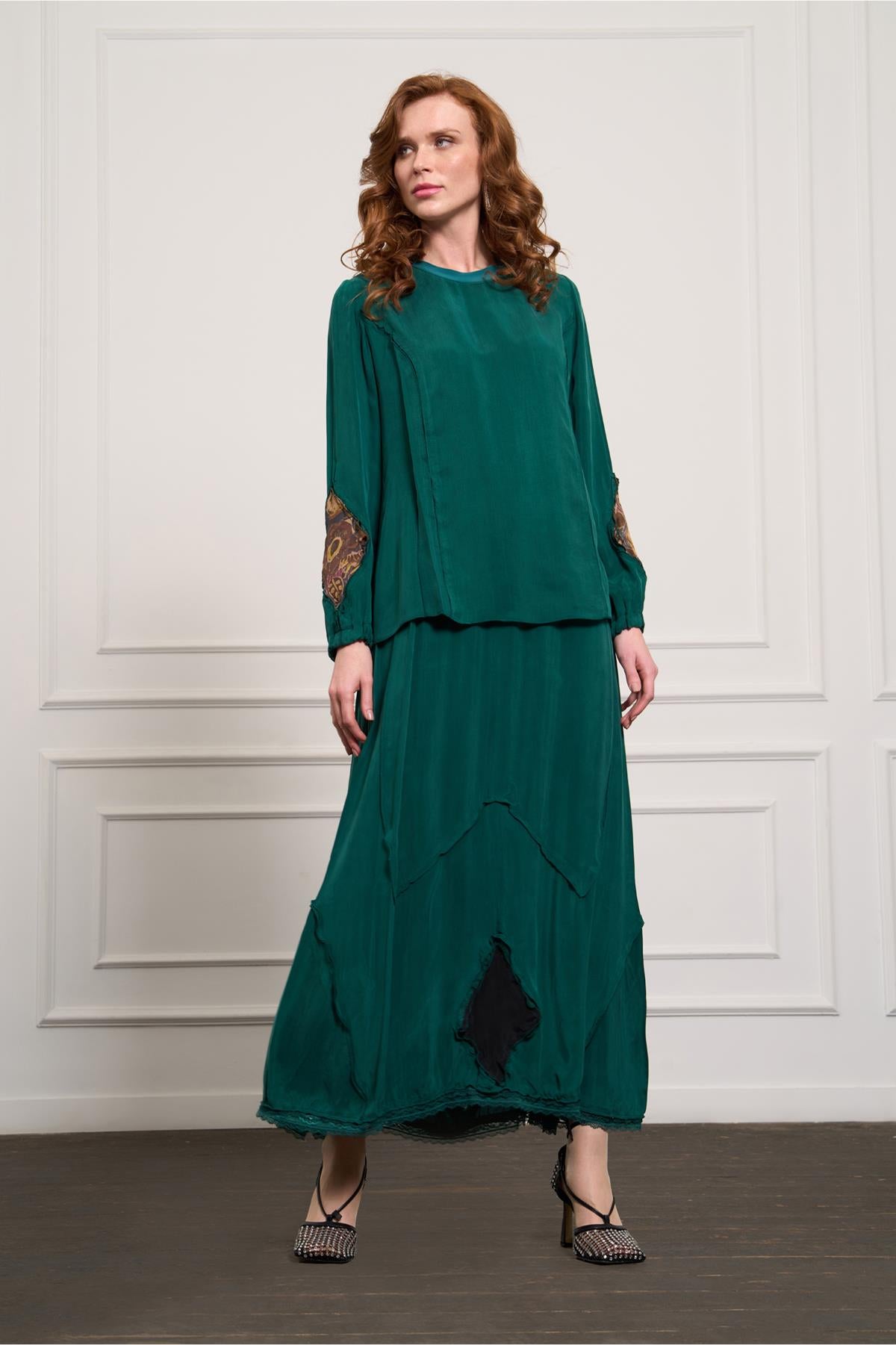 طقم تنورة تونيك بتفاصيل مرقعة