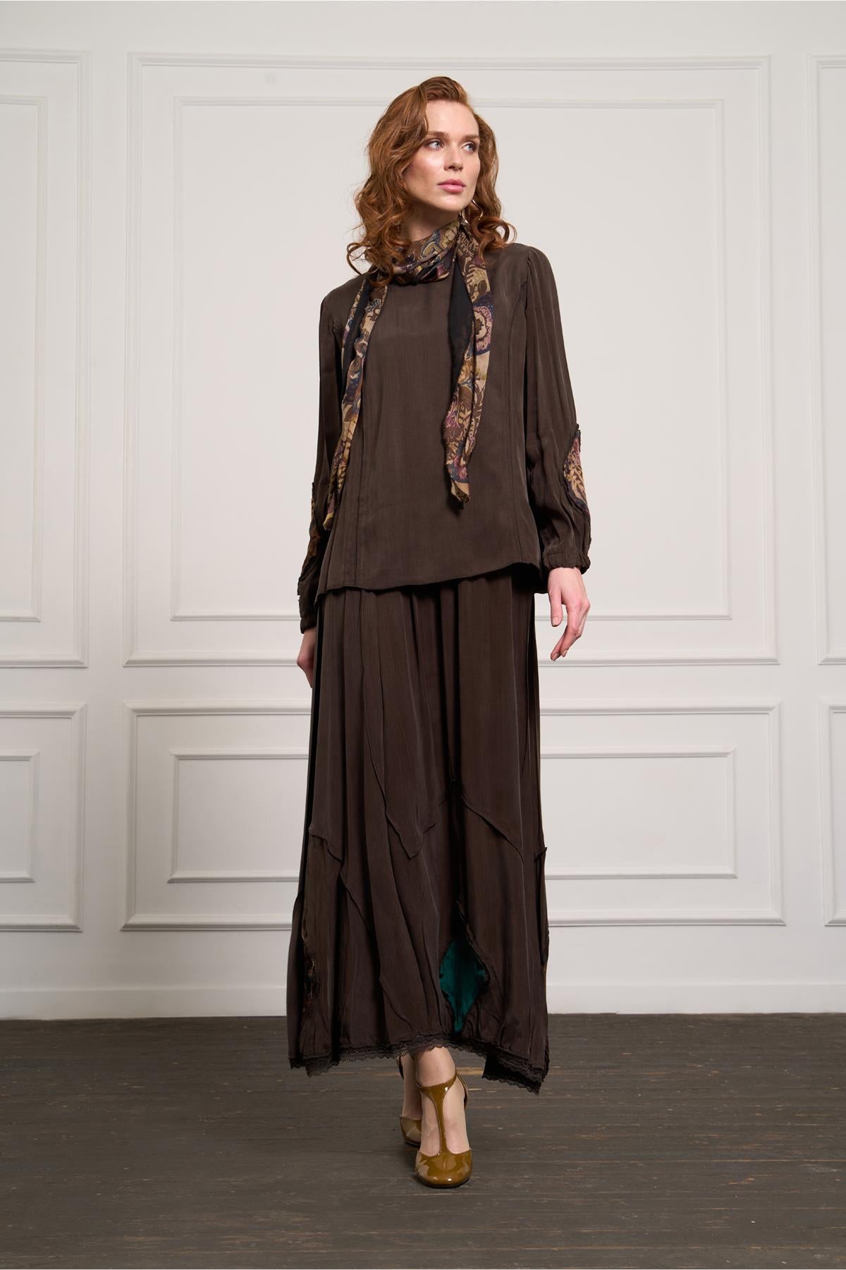 طقم تنورة تونيك بتفاصيل مرقعة