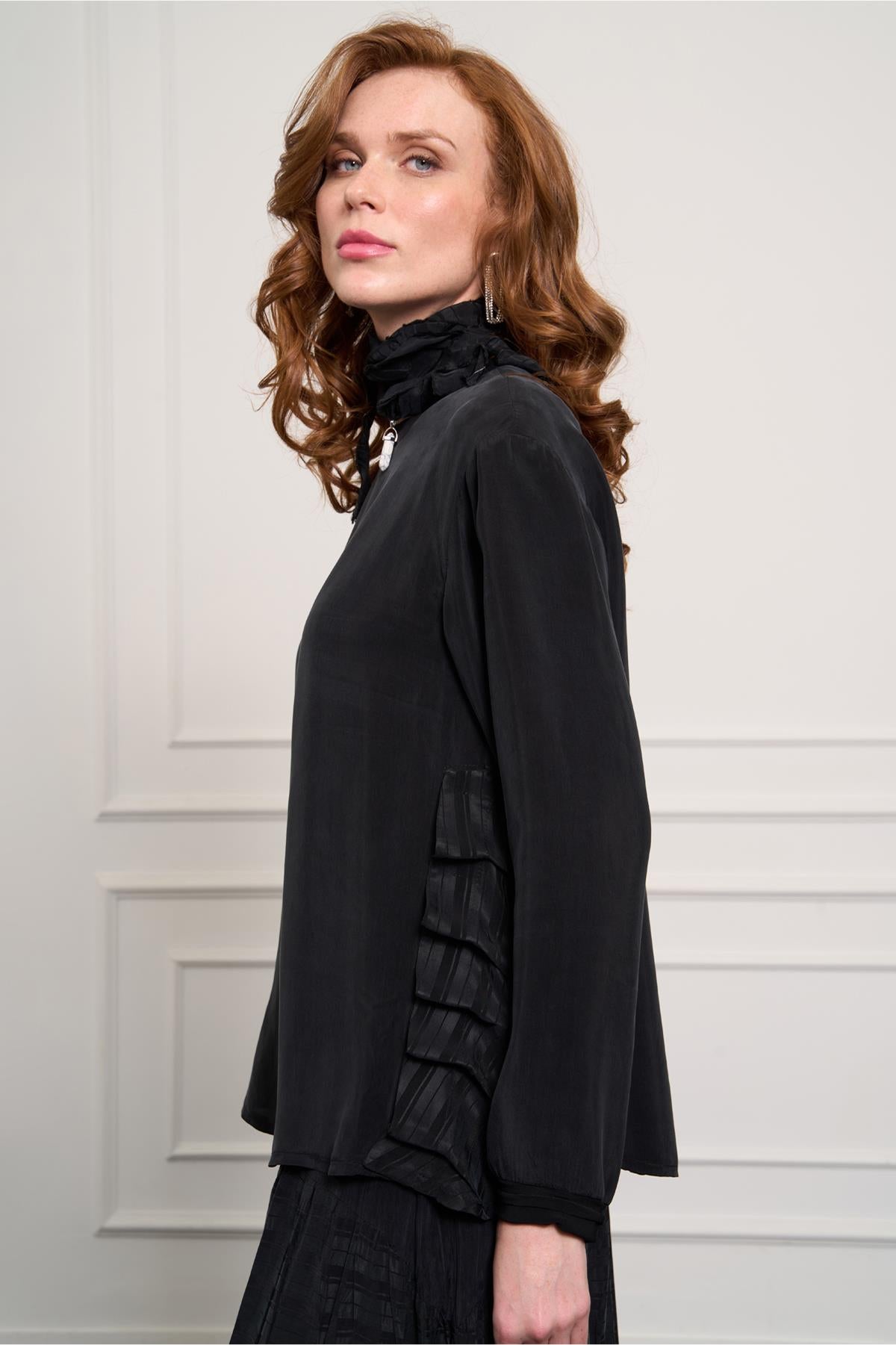 طقم تونيك وتنورة من الكوبرو بتفاصيل كشكشة جانبية