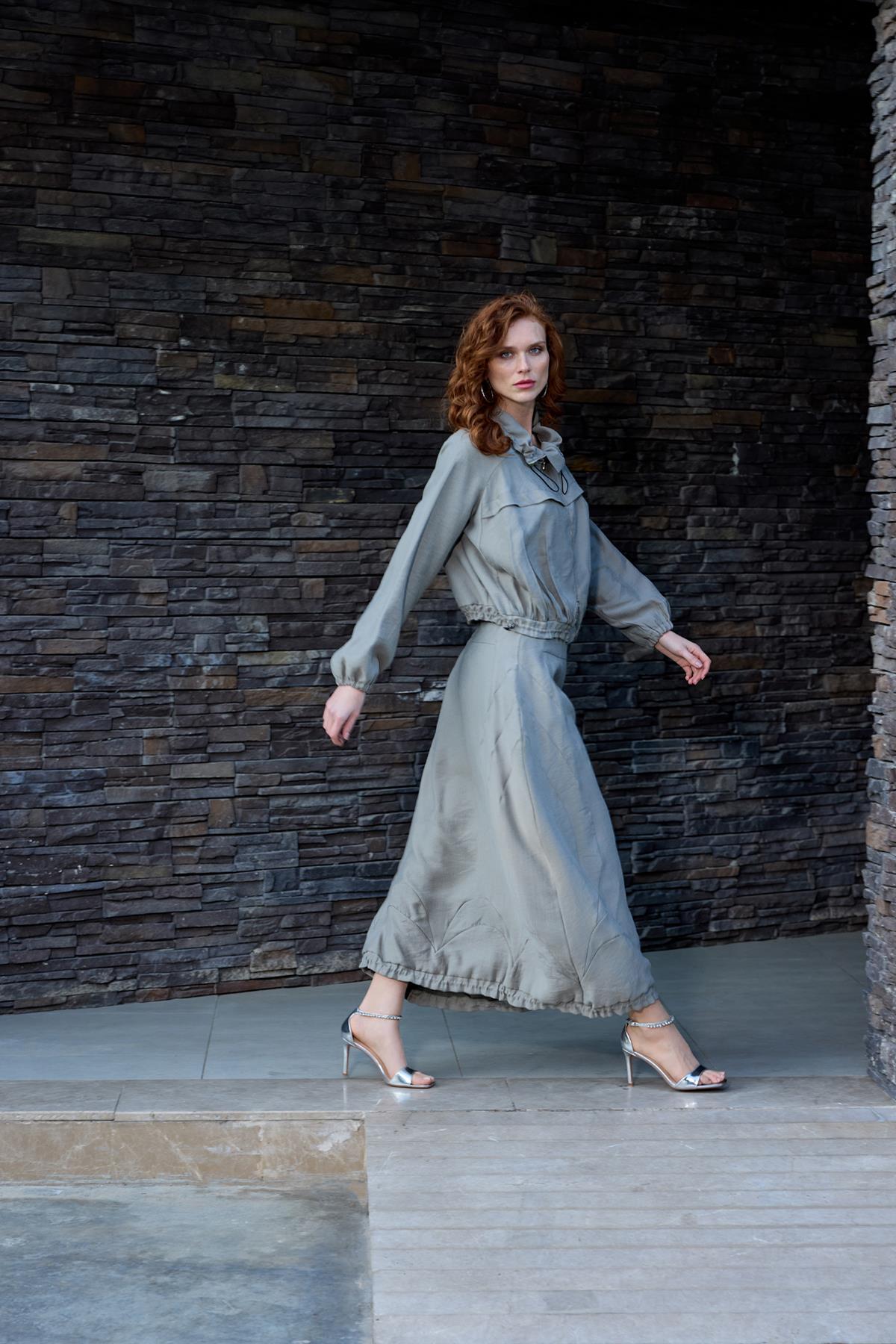 Zippered Short Jacket and Long Skirt Linen Suit