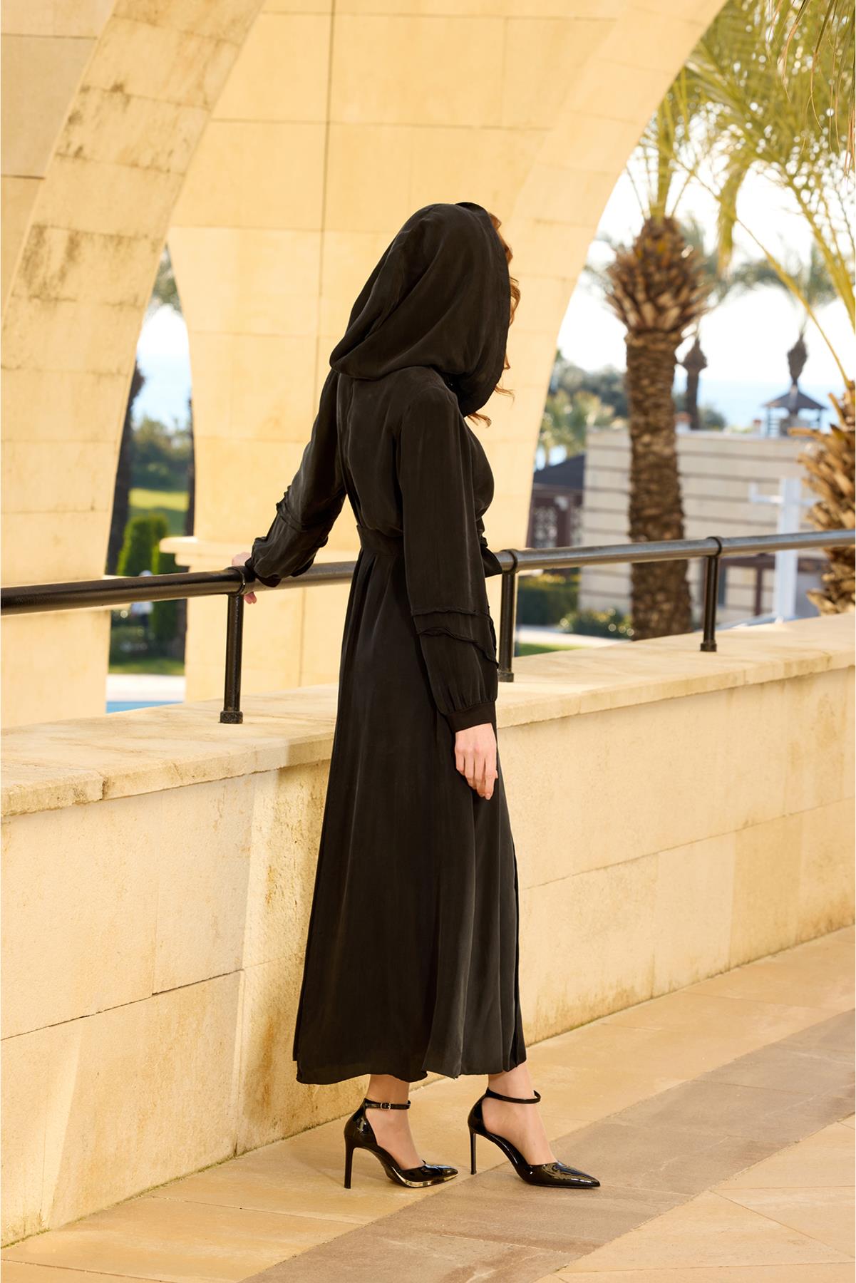 Kapüşonlu Beli Kuşaklı Elbise