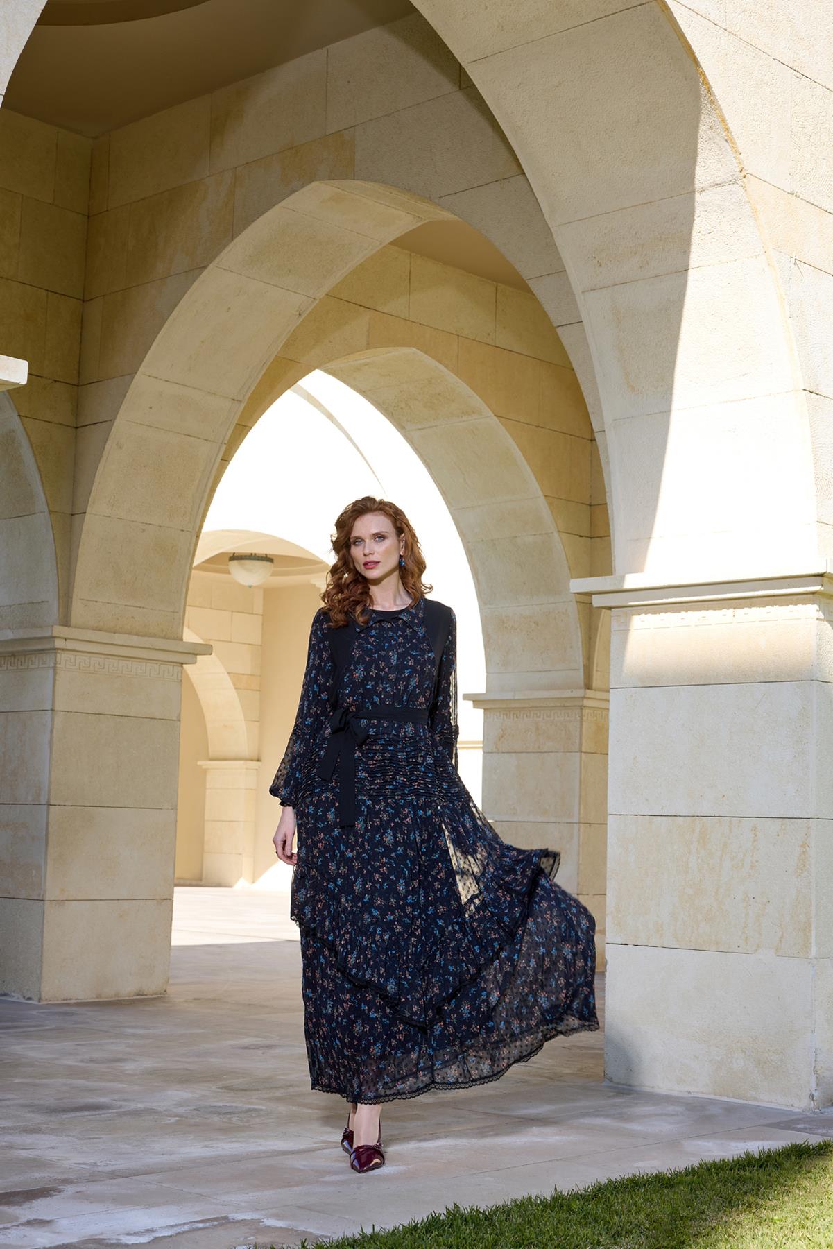 فستان شيفون مزدوج بحزام على الخصر