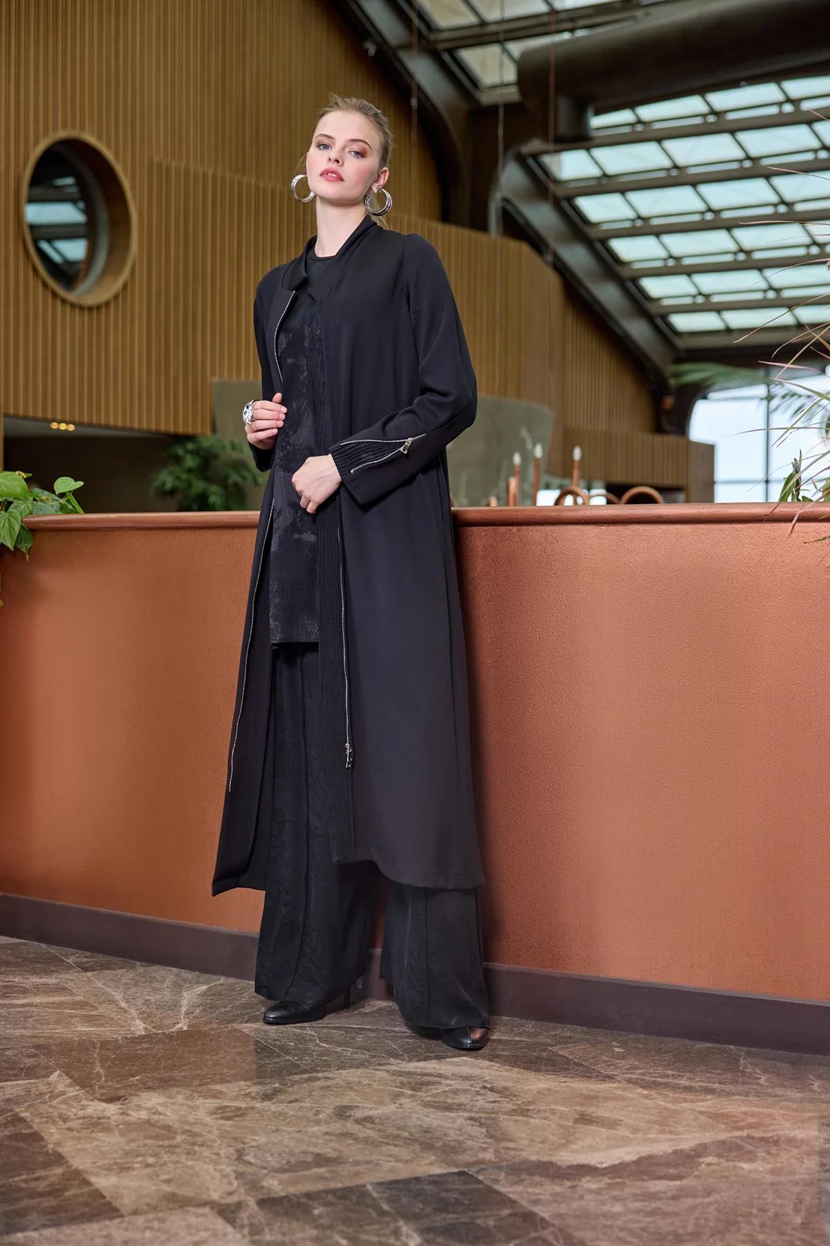 Kol Fermuar Detaylı Nervürlü Kap